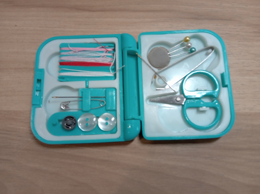【貸し出し備品】裁縫セット！簡単な裁縫ならこちらで間に合うと思います♪