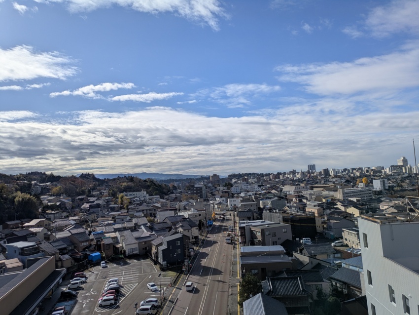 【客室からの眺望】7階1号室より撮影、金沢市内南西方面が見渡せます♪眺望なら7～9階がお勧め。