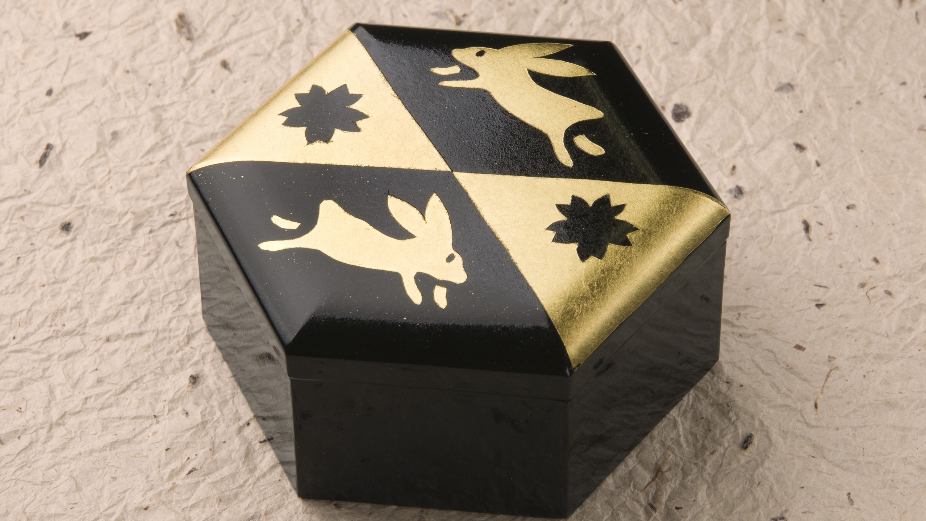 金箔工芸　&copy;金沢市