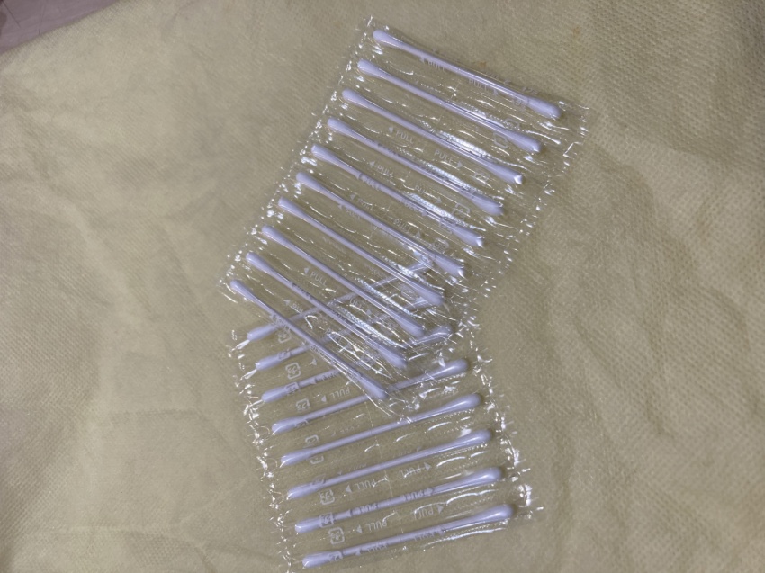 【綿棒】フロントにてご用意しております。ご入用のお客様はお気軽に申し出くださいませ。