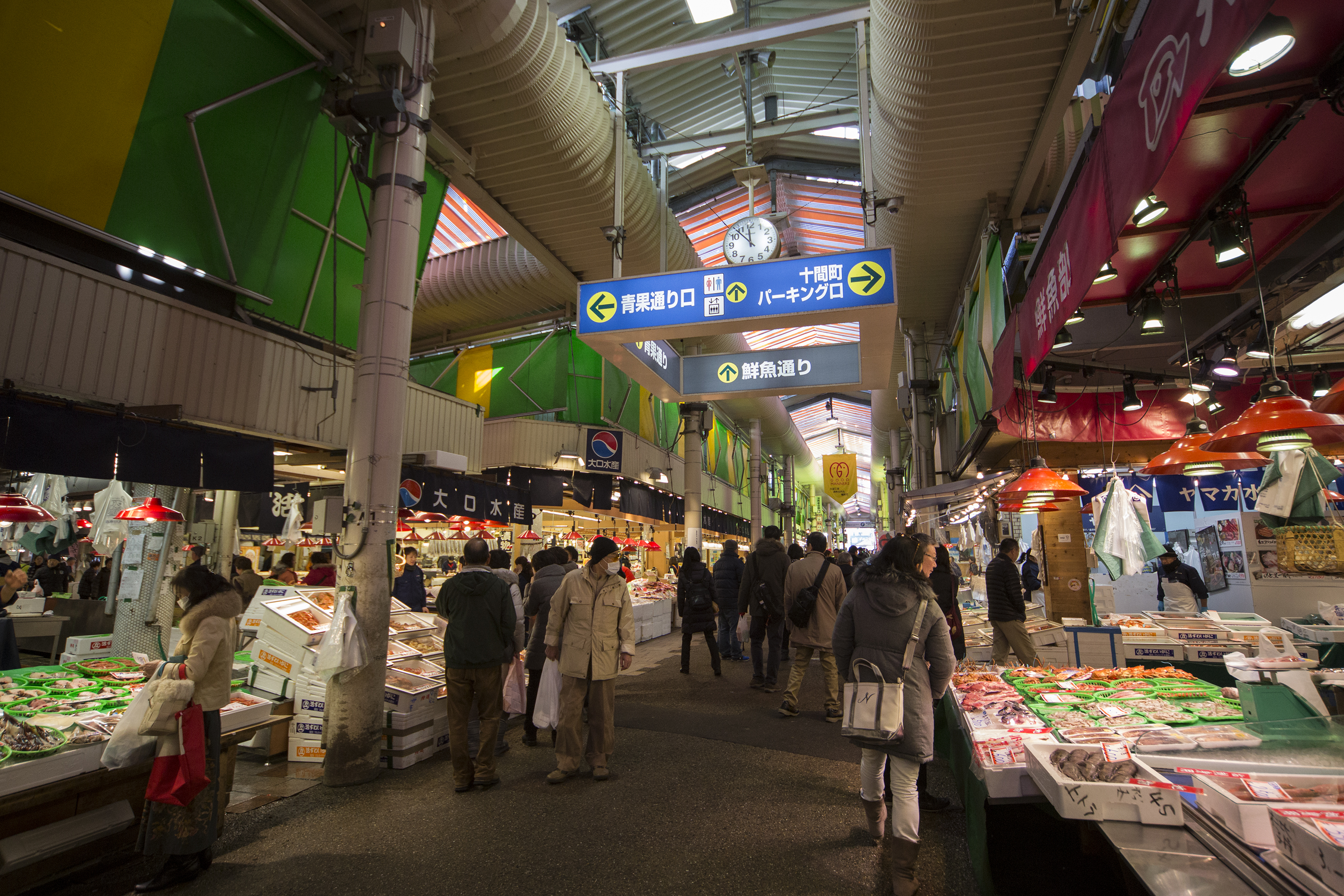 【近江町市場】当館よりお車で約10分、金沢市民の台所、豪華海鮮丼もお勧め♪©金沢市