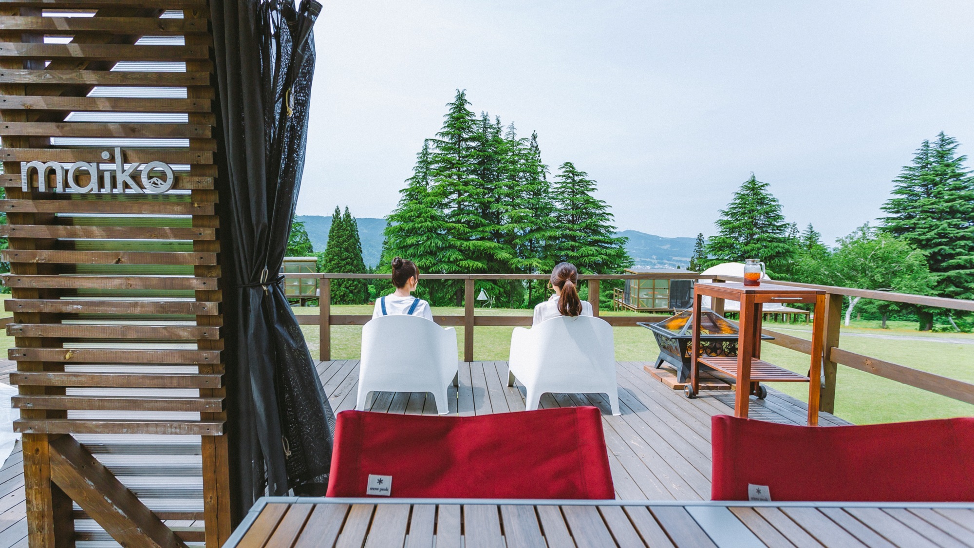 共有スペースに設置されているドリンクバーは無料で利用できます。大自然を眺めながらティータイム♪