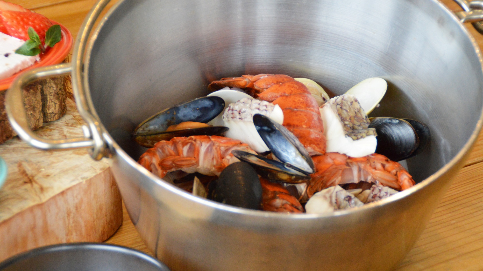 【ディナー】新潟県産真鯛と魚介のトマトスープ仕立て