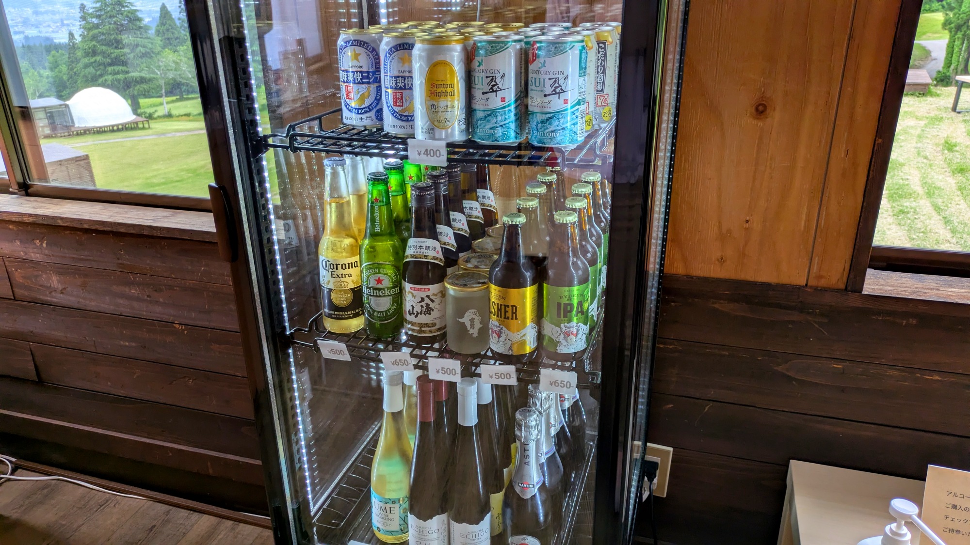 センターハウスにてアルコールを販売中！新潟の地酒、地ビールをぜひお試しください！