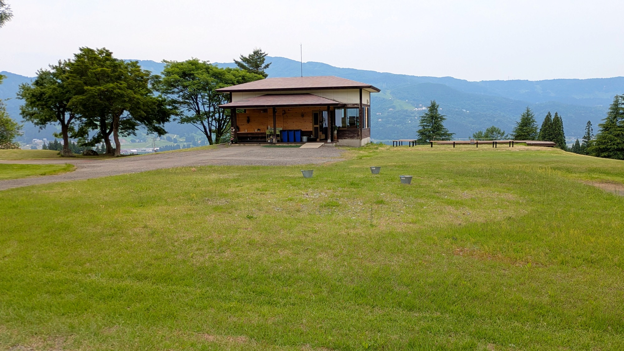 センターハウス前の広場で、花火をお楽しみいただけます！（手持ち花火のみ。吹き出し、打ち上げ花はNG）