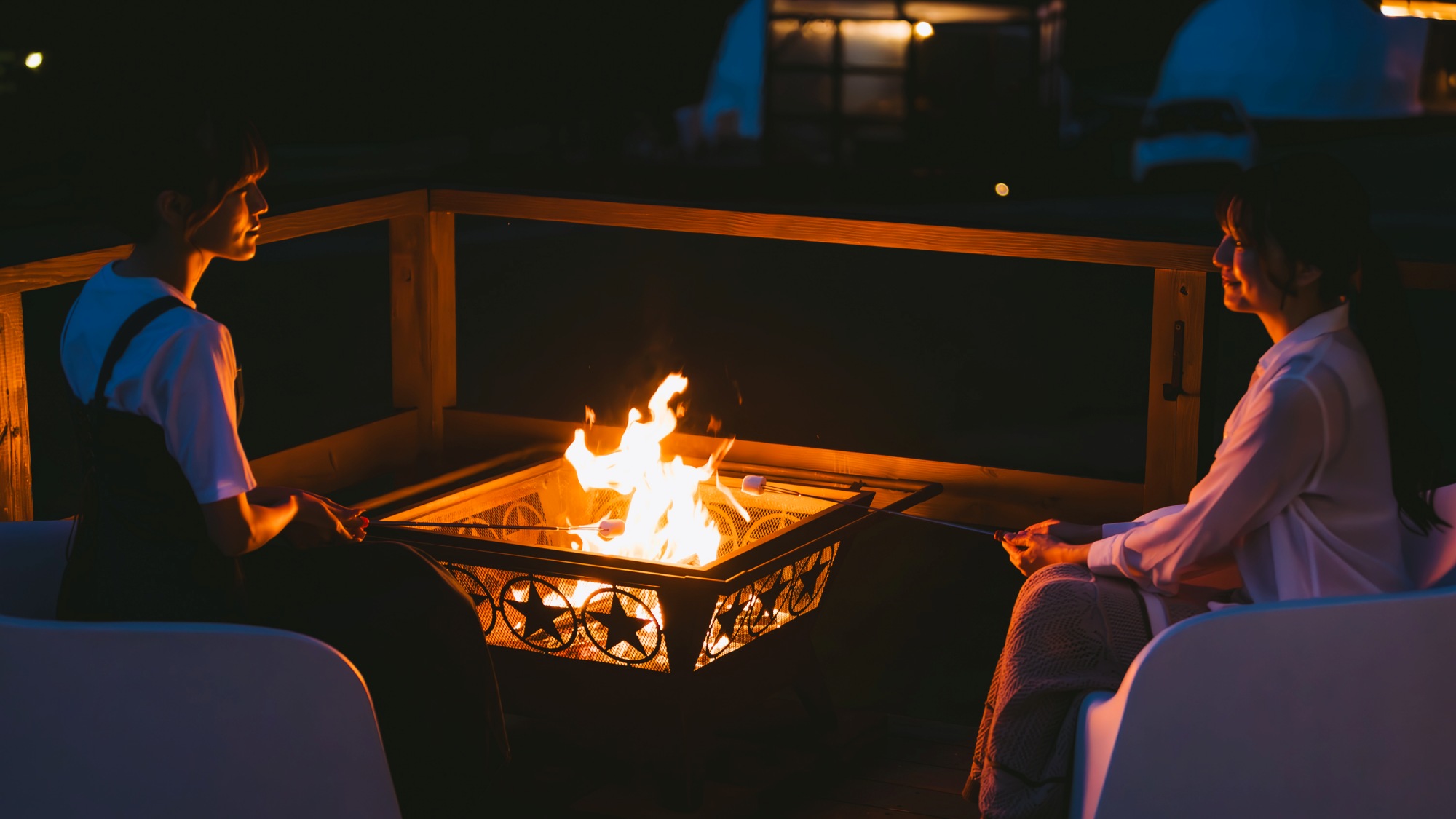 焚火はアウトドアの醍醐味！ゆらゆらと揺れる炎を見つめ、ゆっくりと流れる贅沢な時間をお過ごしください。