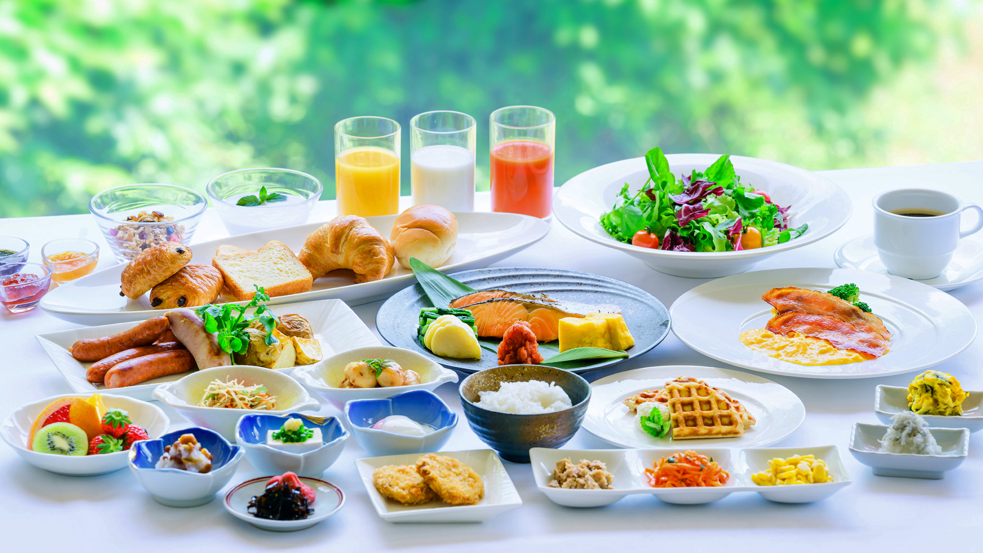 【朝食イメージ】和洋ブッフェ。地元産コシヒカリがすすむご飯のお供をたくさん用意しています！