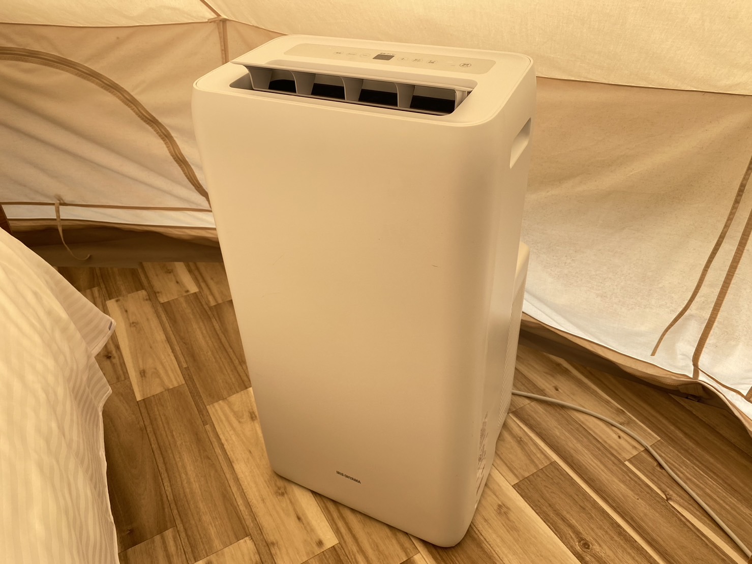 ベルテント内にはスポットクーラーを設置しています。