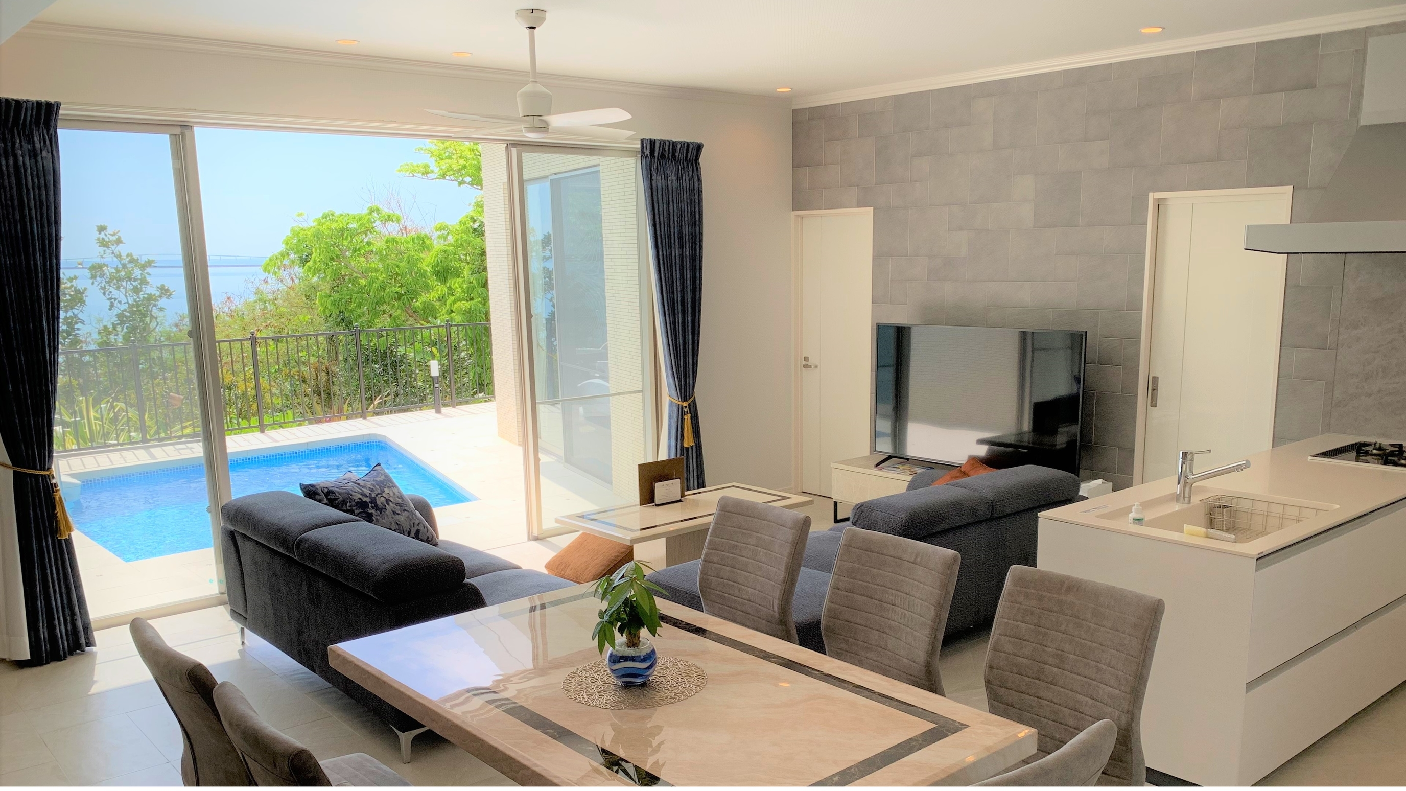 沖縄 コンドミニアム 子連れ プール付き