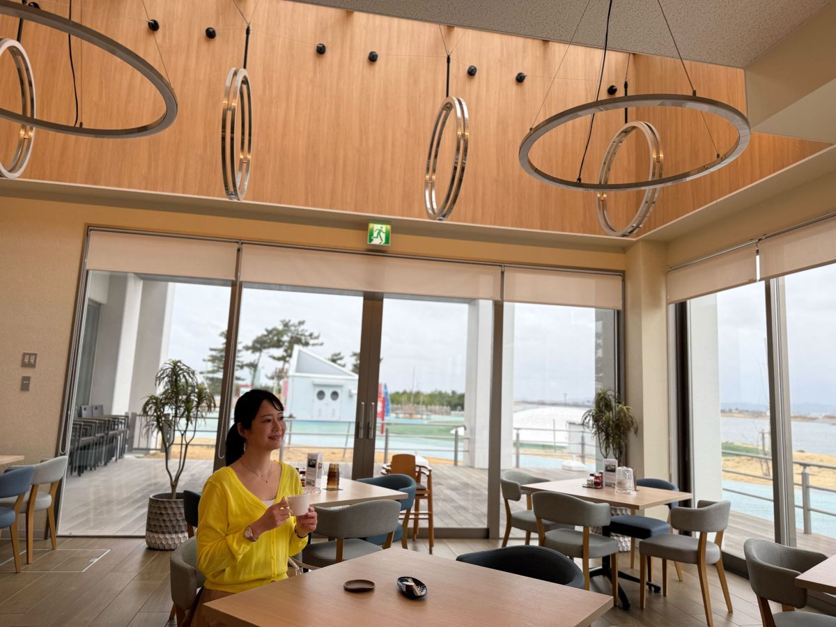 １階レストラン「港食堂」