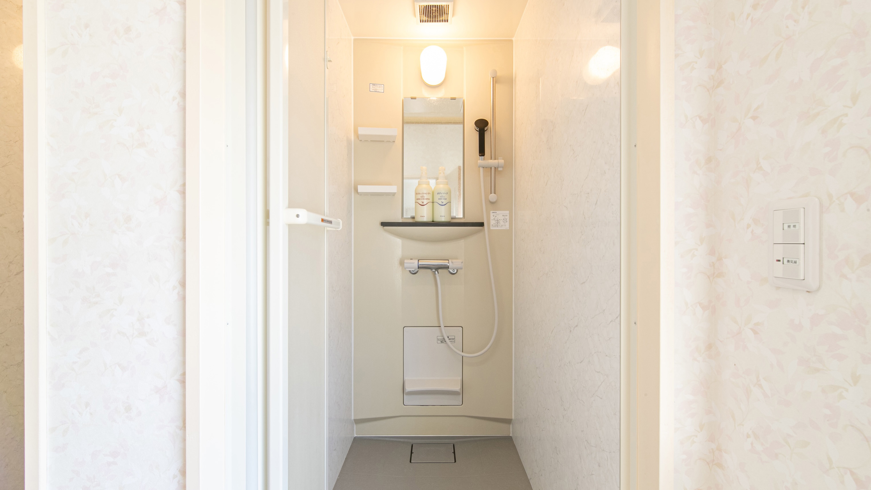 女性用シャワールーム