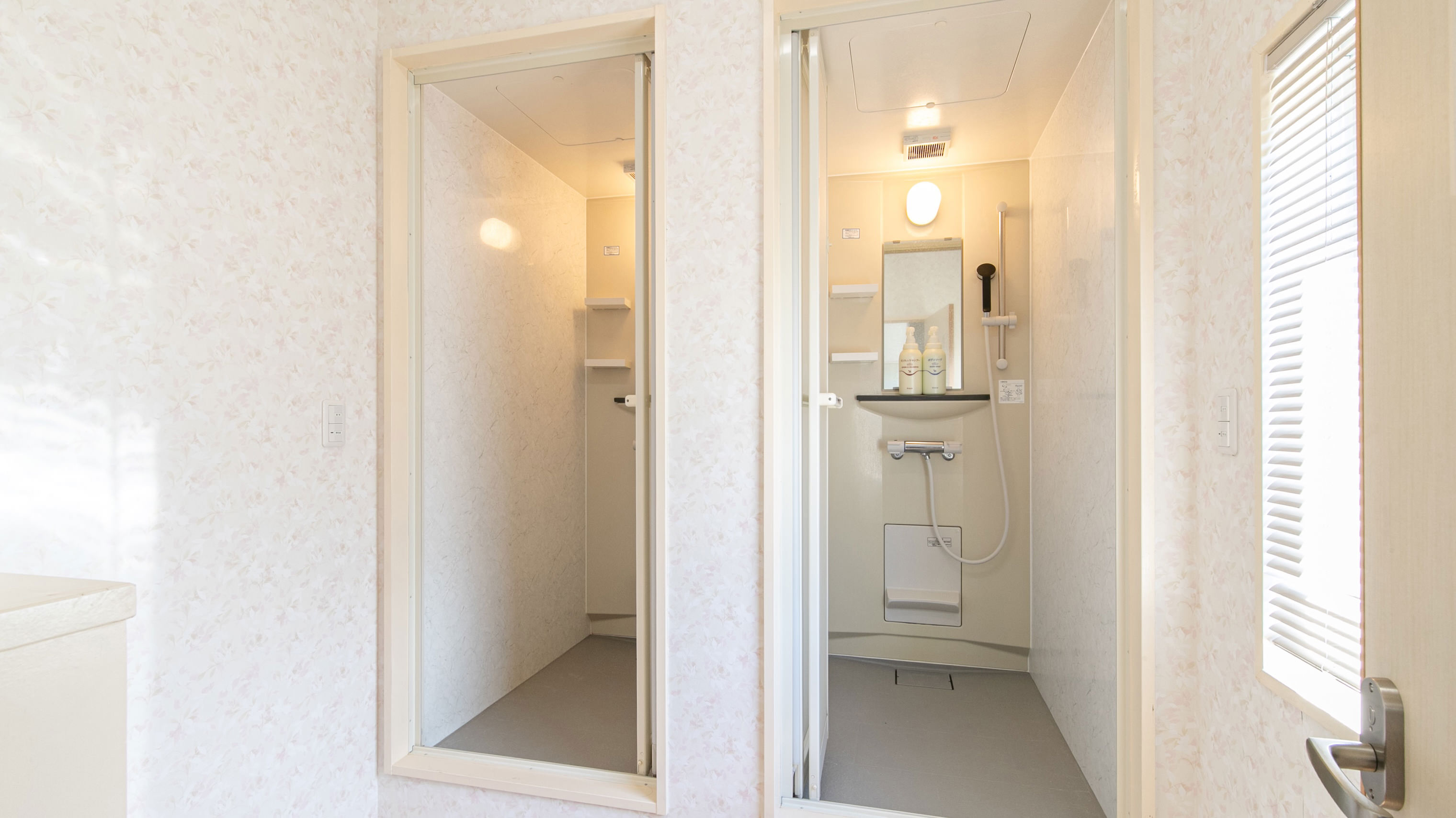 女性用シャワールーム