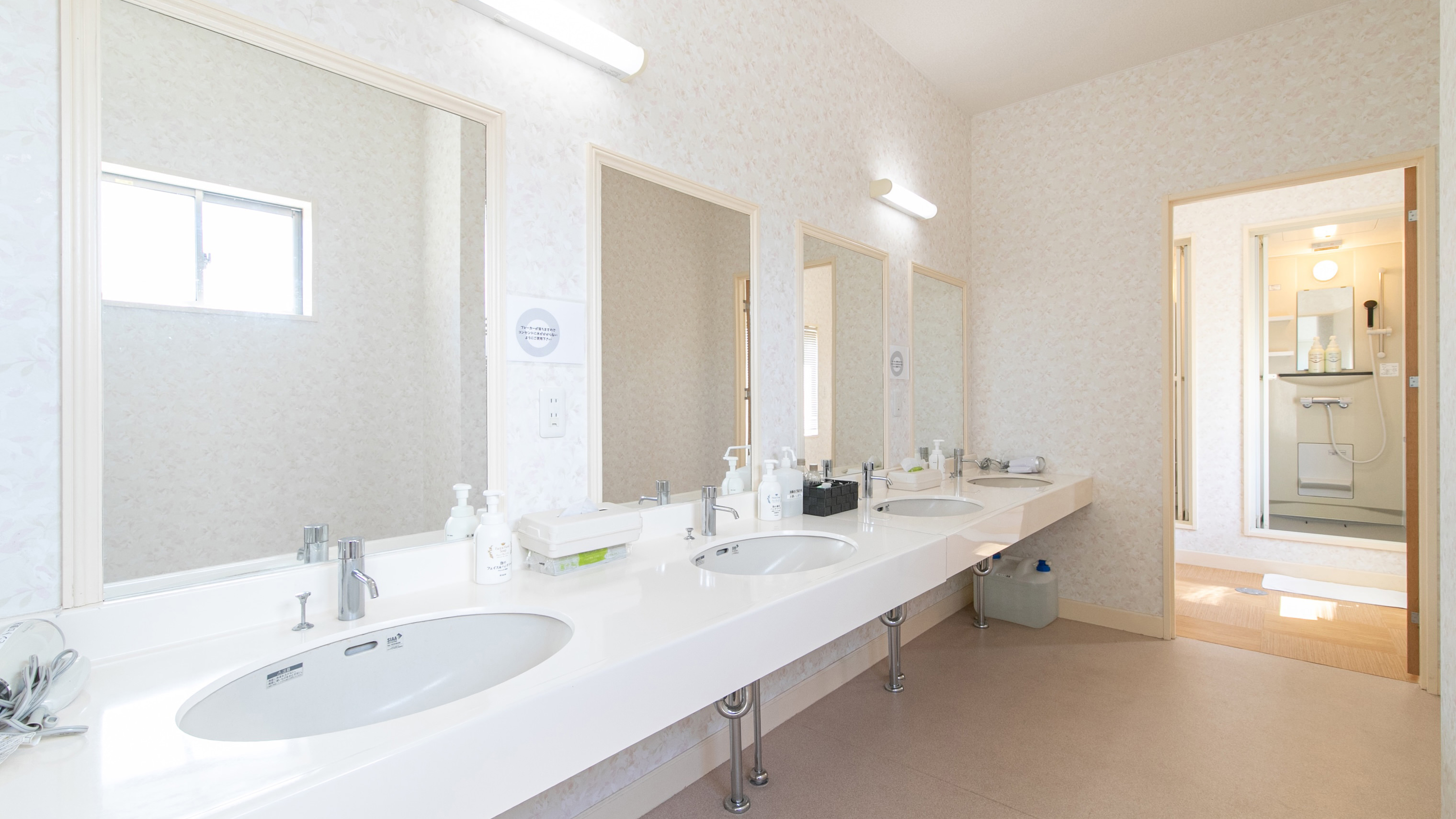 女性用シャワールーム