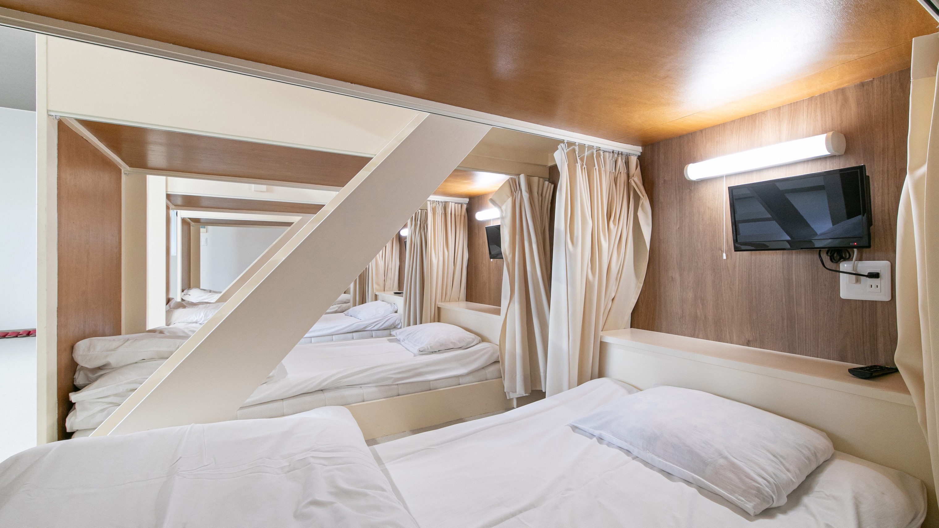 大部屋2段ベッド（バス・トイレ共用）【禁煙】