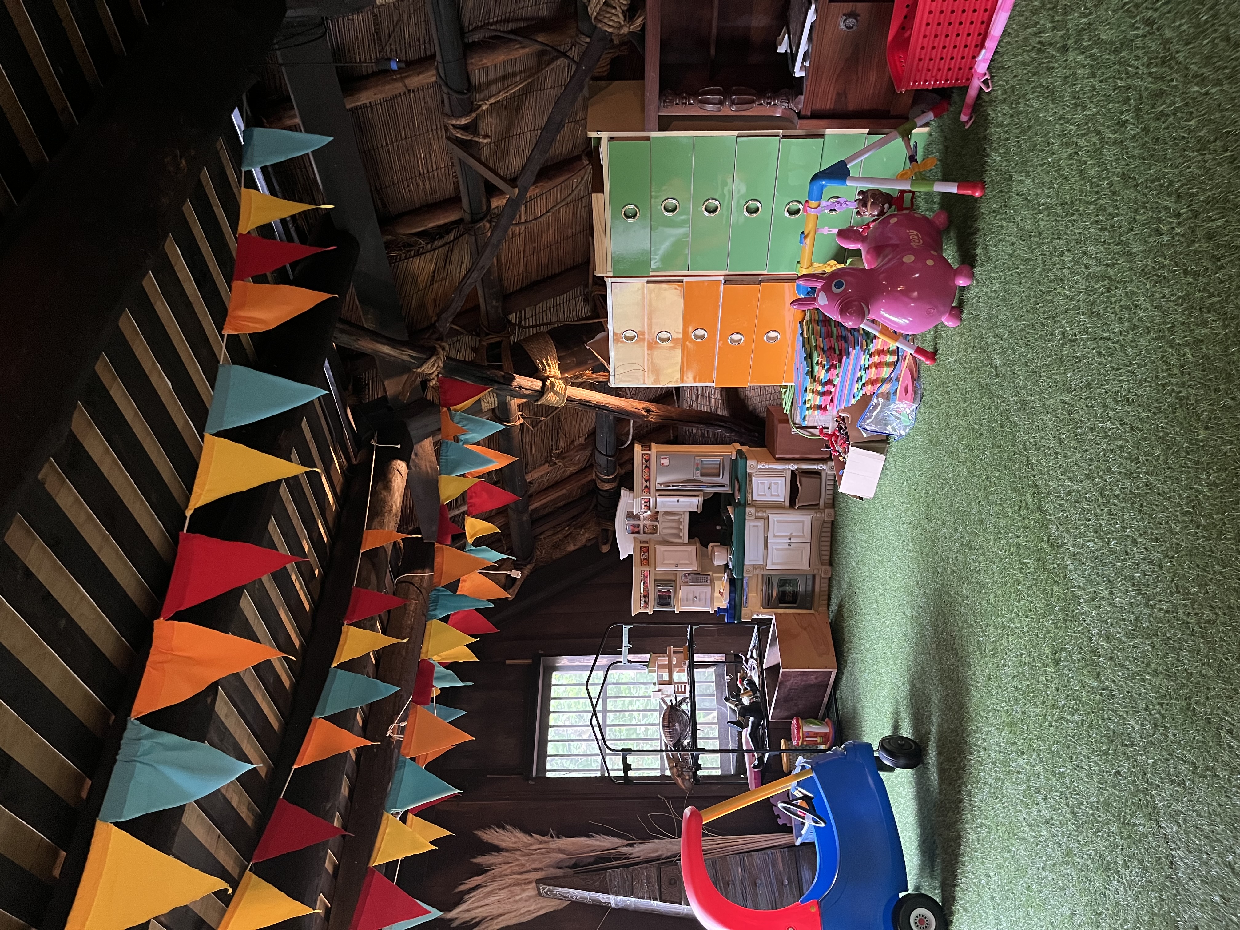 合掌家屋内の芝生エリアとは？！