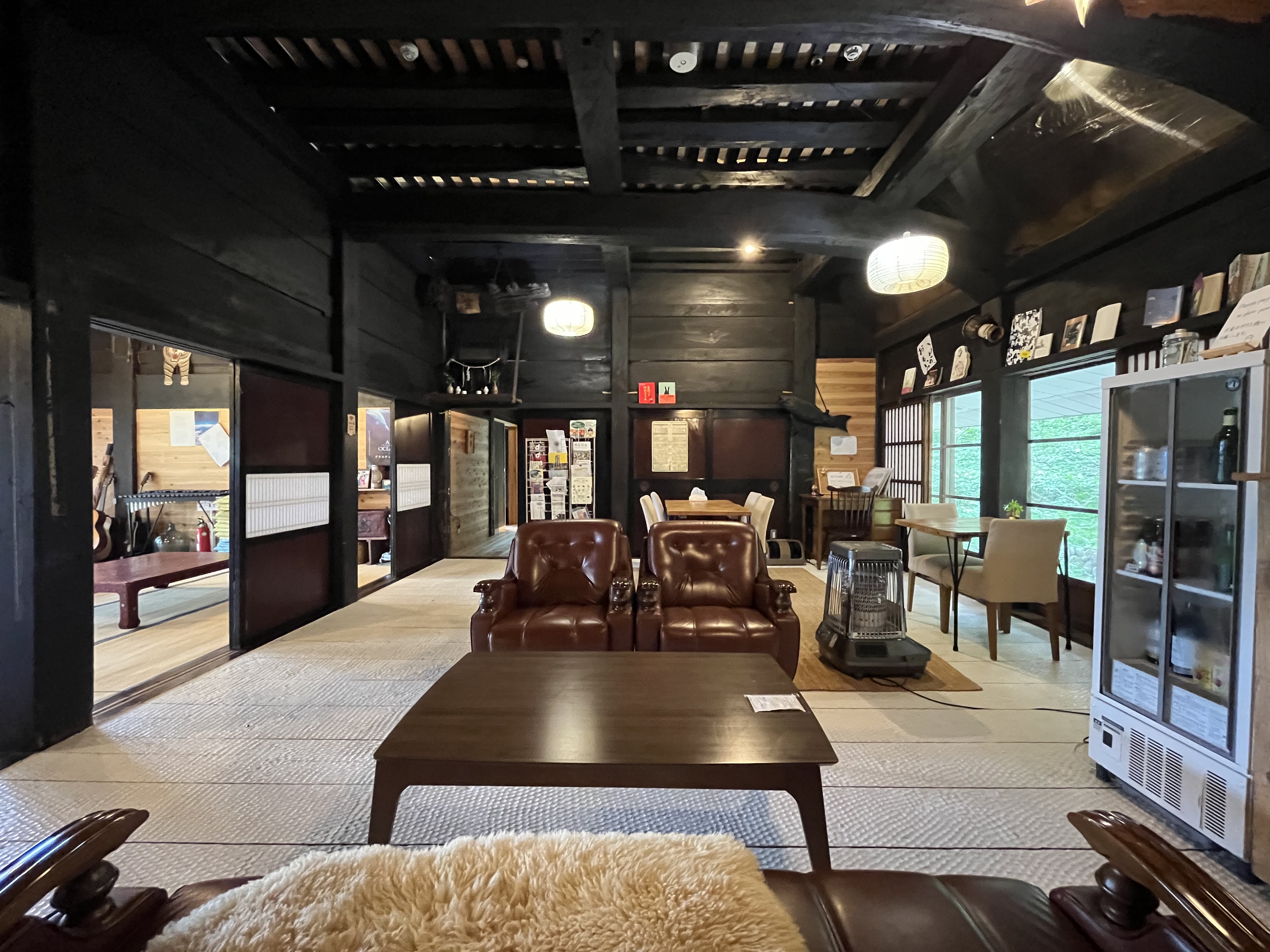 名栗仕上げの床は踏み心地が良いんです。