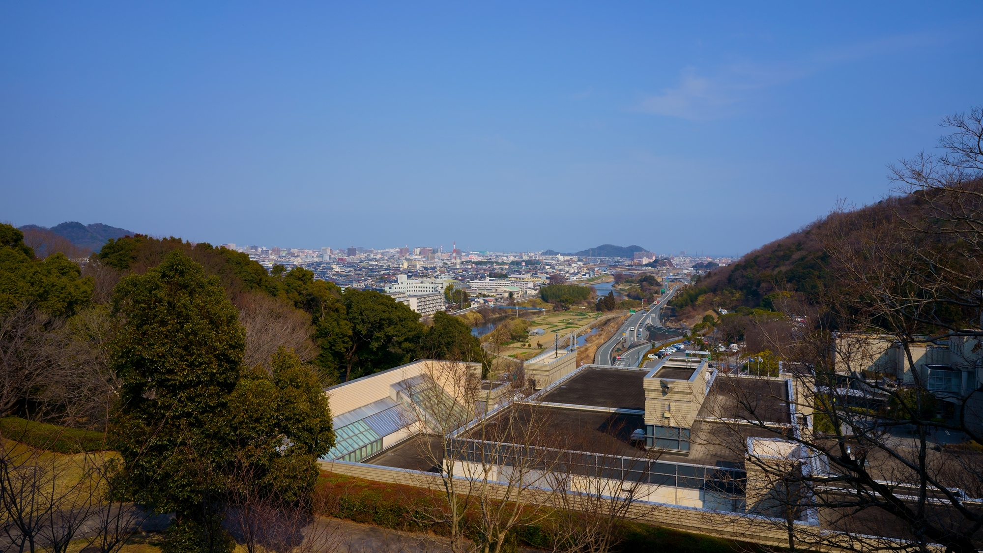 【当館から車で18分】博物館や美術館、図書館などが集まる複合施設「徳島県文化の森総合公園」