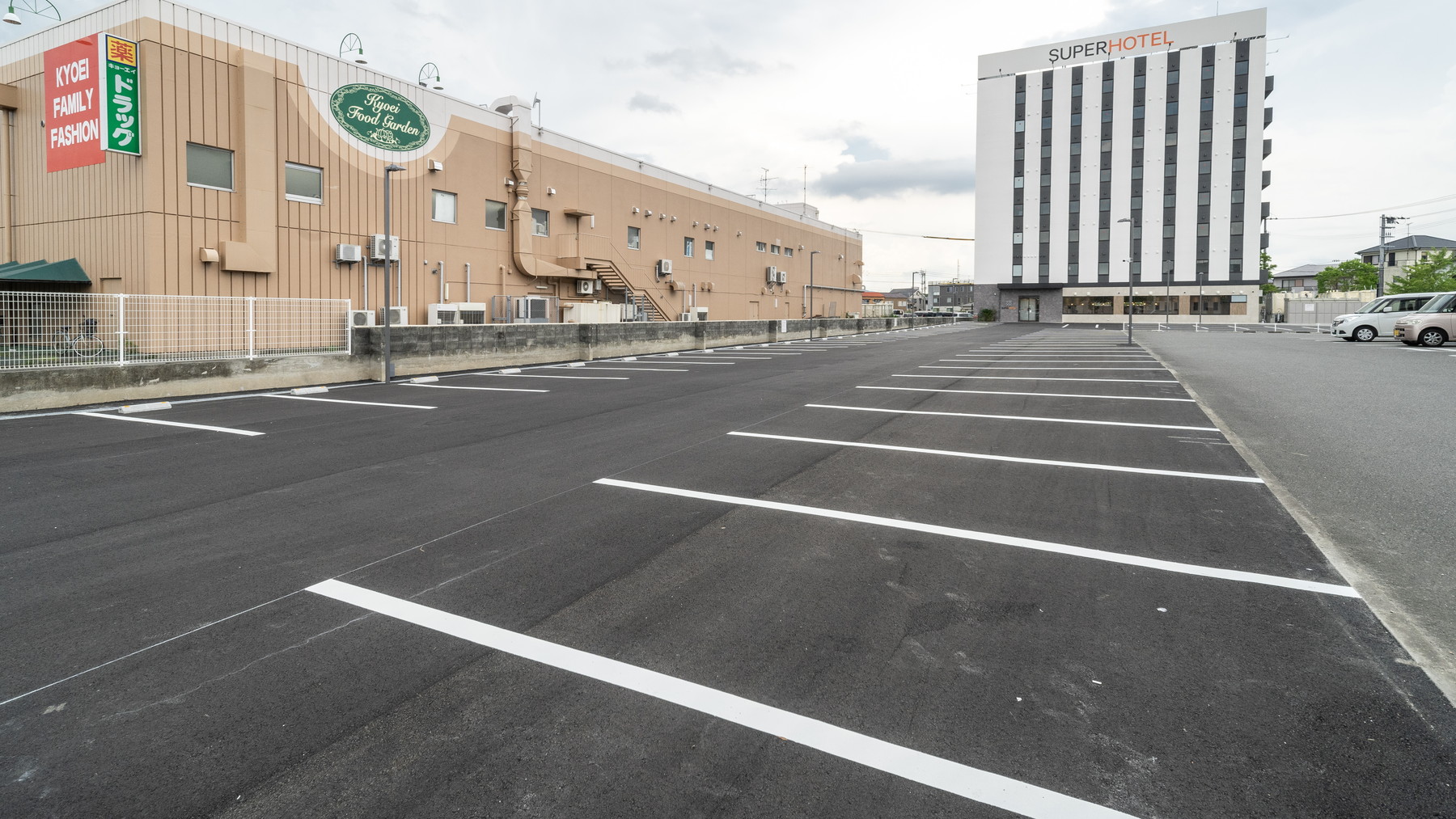 駐車場は先着順無料でお停めいただけます