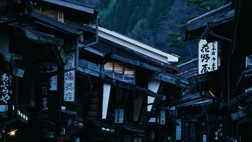 BYAKU Naraiは、町や建物に眠る百の体験や物語を体感できる宿づくりをしています。
