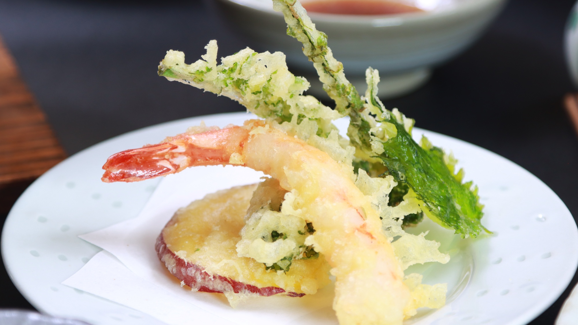 夕食の一例◇季節の素材を揚げたてで。サクサクな食感と、風味をお楽しみ下さい。