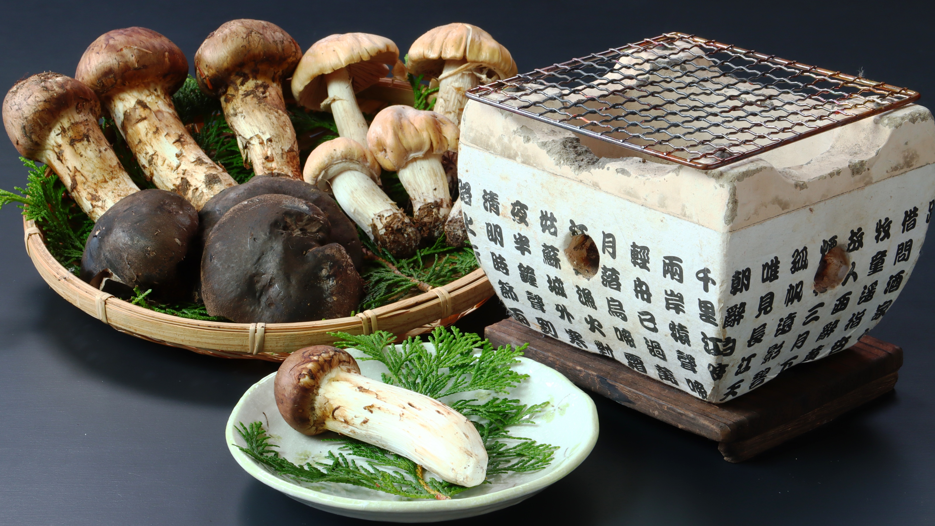 【期間限定】旦那が自ら収穫してきた天然《松茸》＆《きのこ》を様々な料理で召し上がれ♪