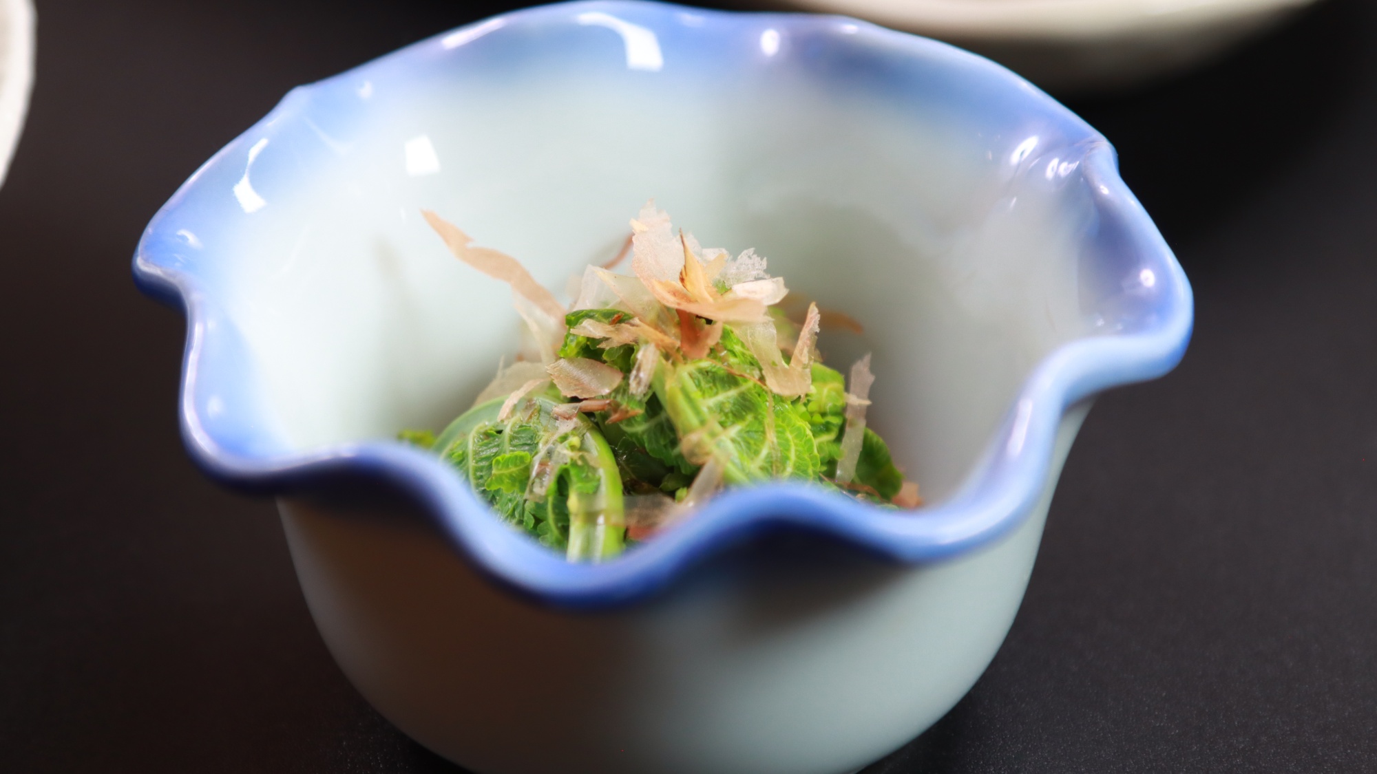 夕食の一例◇山菜のお浸し。