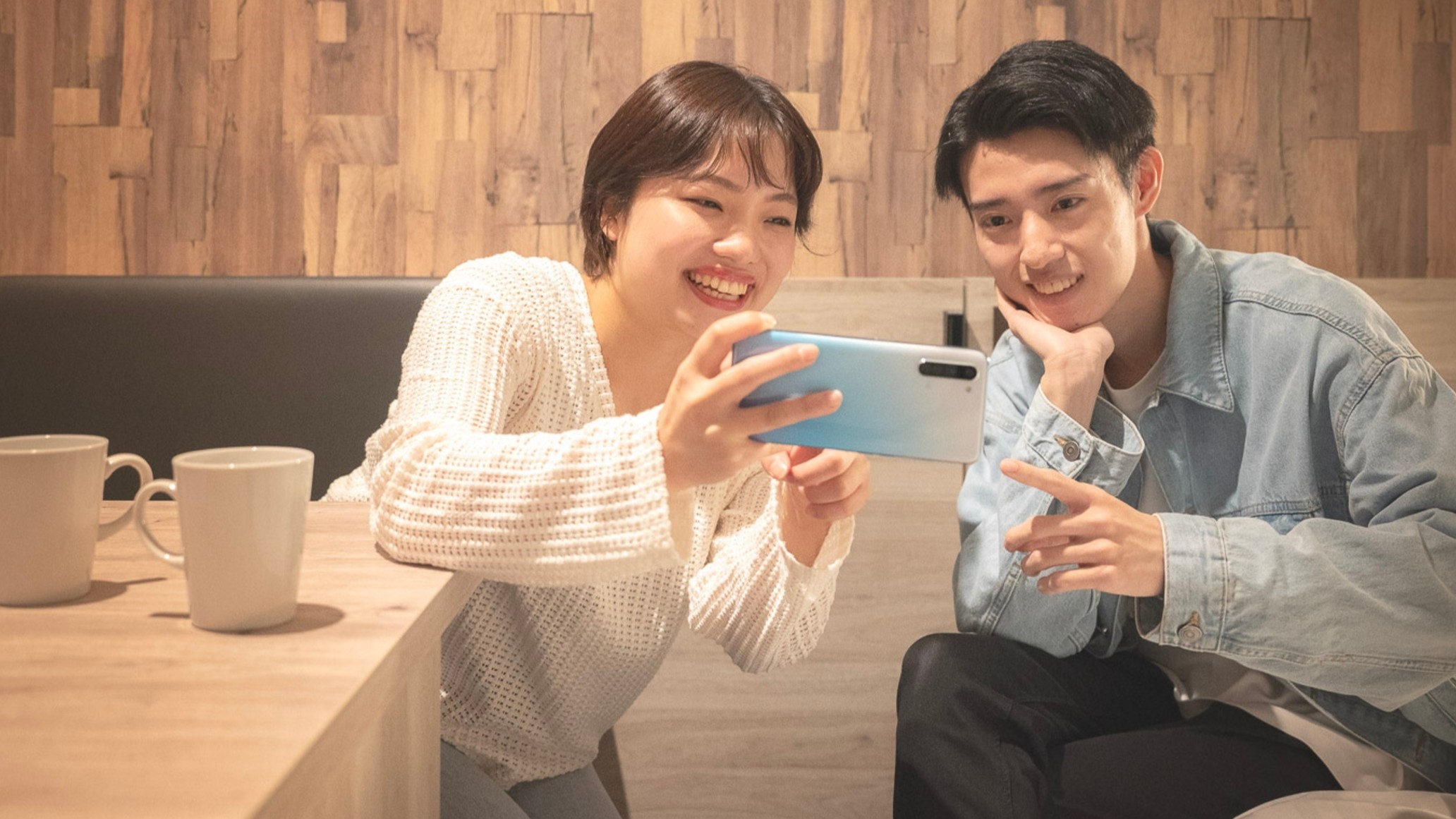 広い机で卓上遊びも楽しめちゃう※使用感イメージ