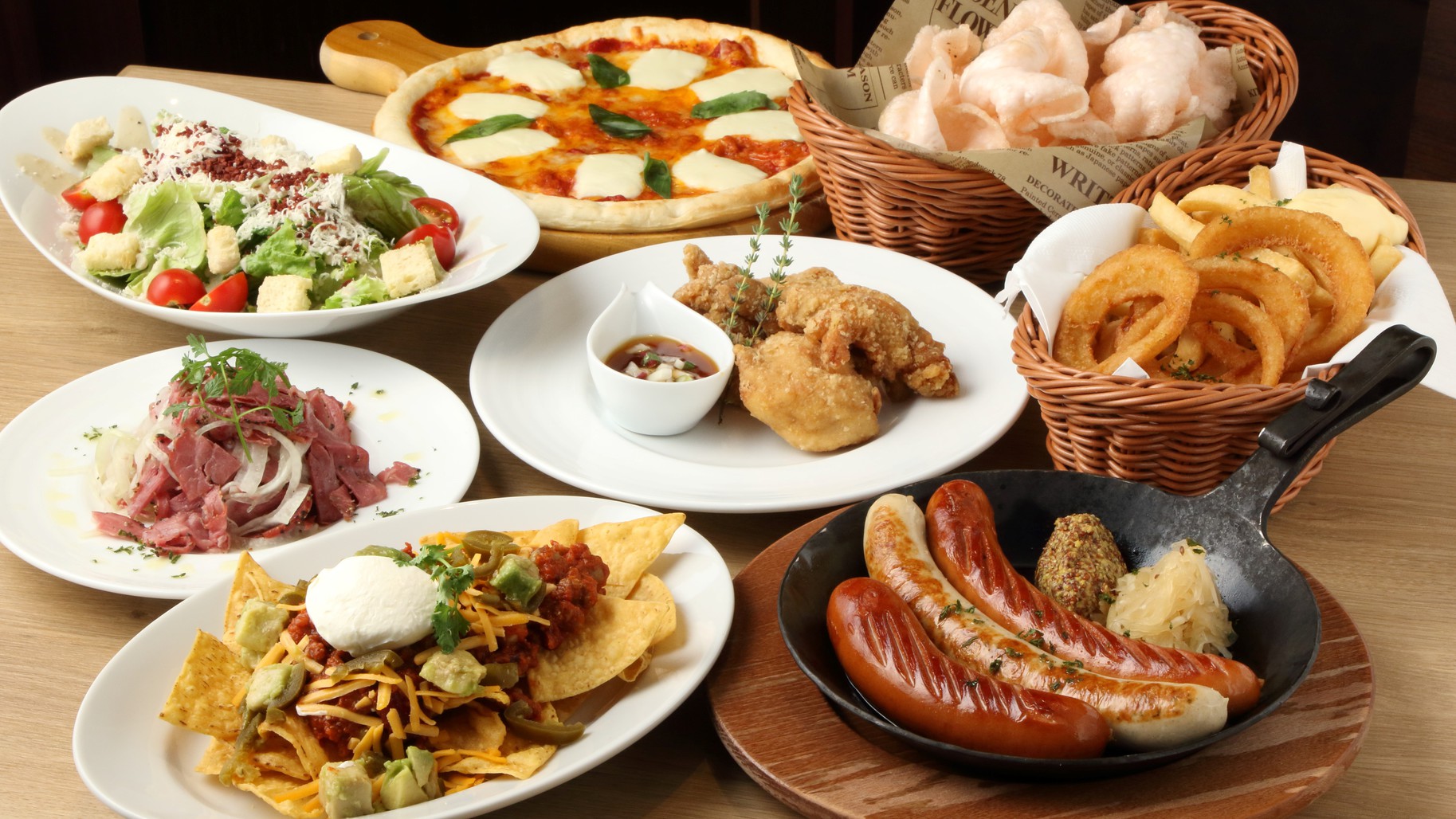世界のビール博物館　ビールに合うお料理をお楽しみください。