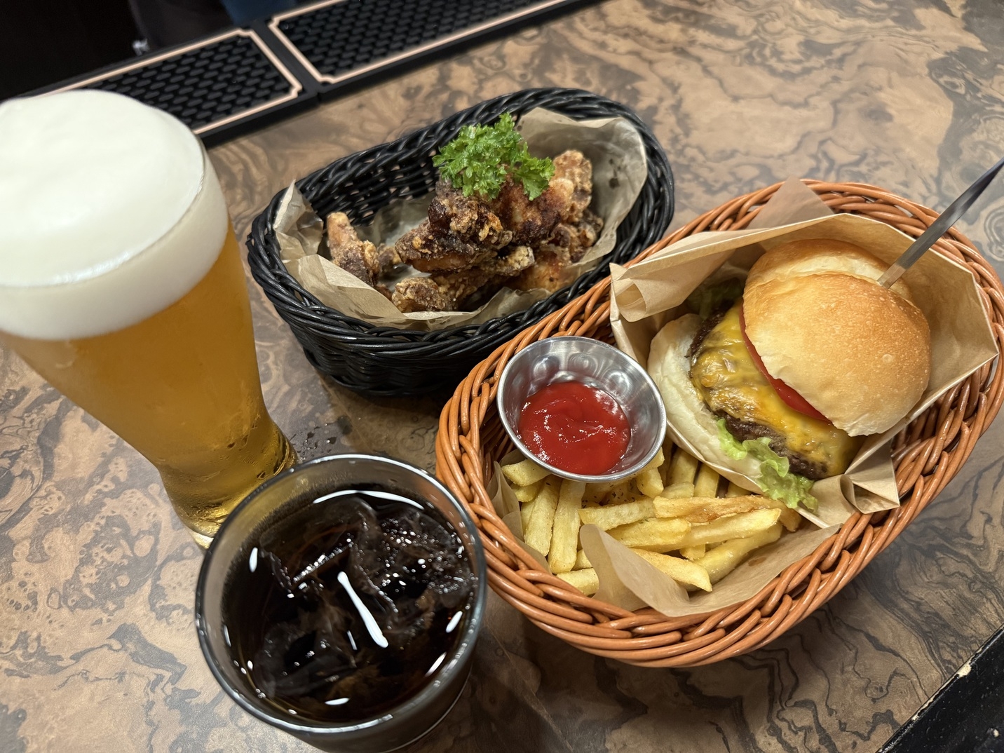 朝夕食付　HEYAZUKEで別府の街を満喫