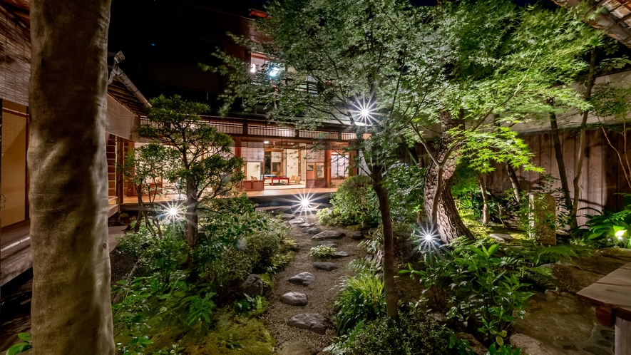 【庭園】京都最大級の町屋で上質な時間をお過ごしください