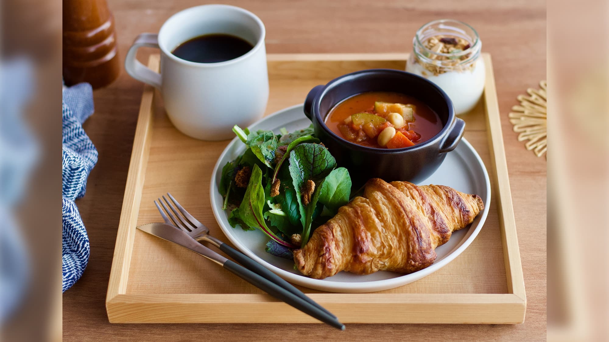 【朝食付】飛騨高山のおいしいを集めたオリジナル朝食。朝のひと時を、ヘルシーメニューとともにお楽しみ
