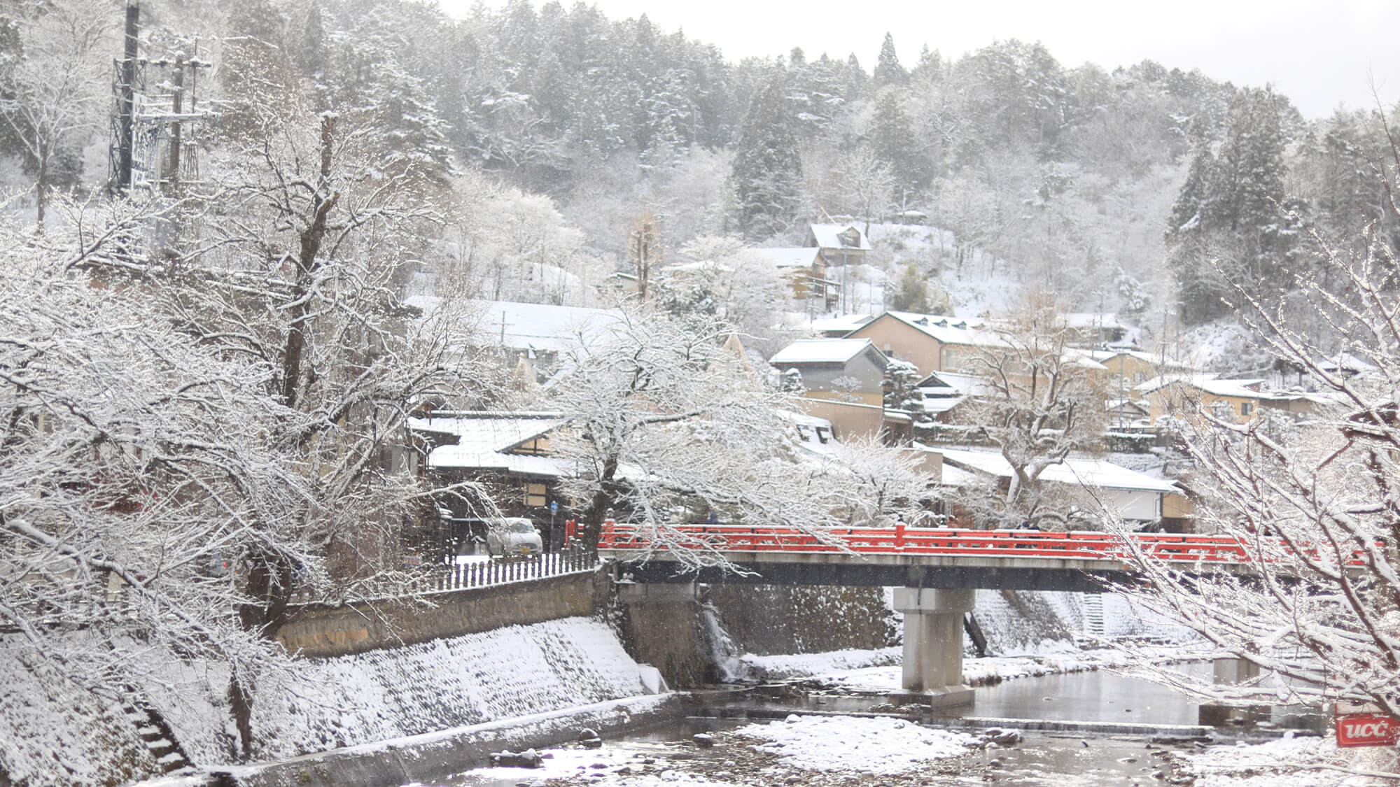 【飛騨高山中橋】雪が積もる冬風景