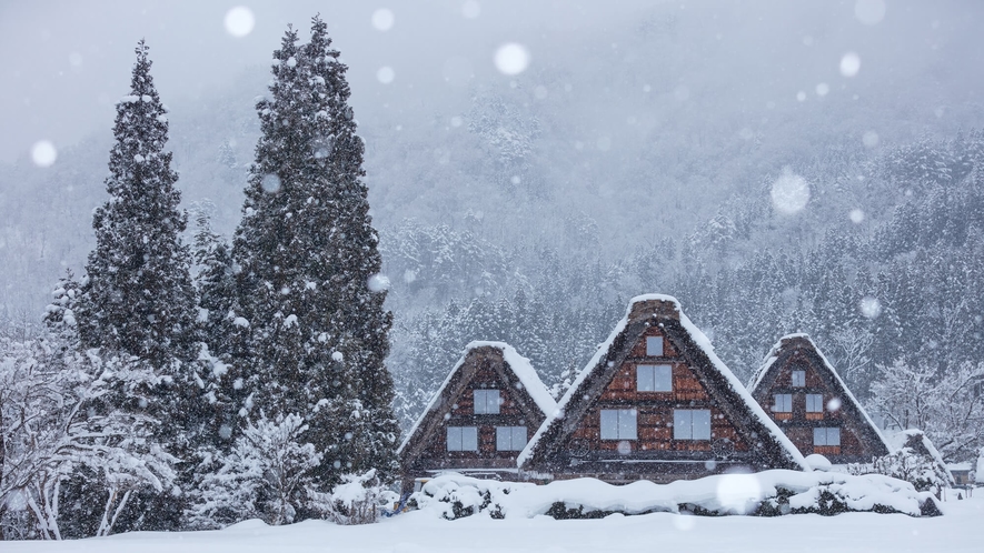 【白川郷】雪景色。時間が止まったような穏やかな田舎の風景を醸し出しています。