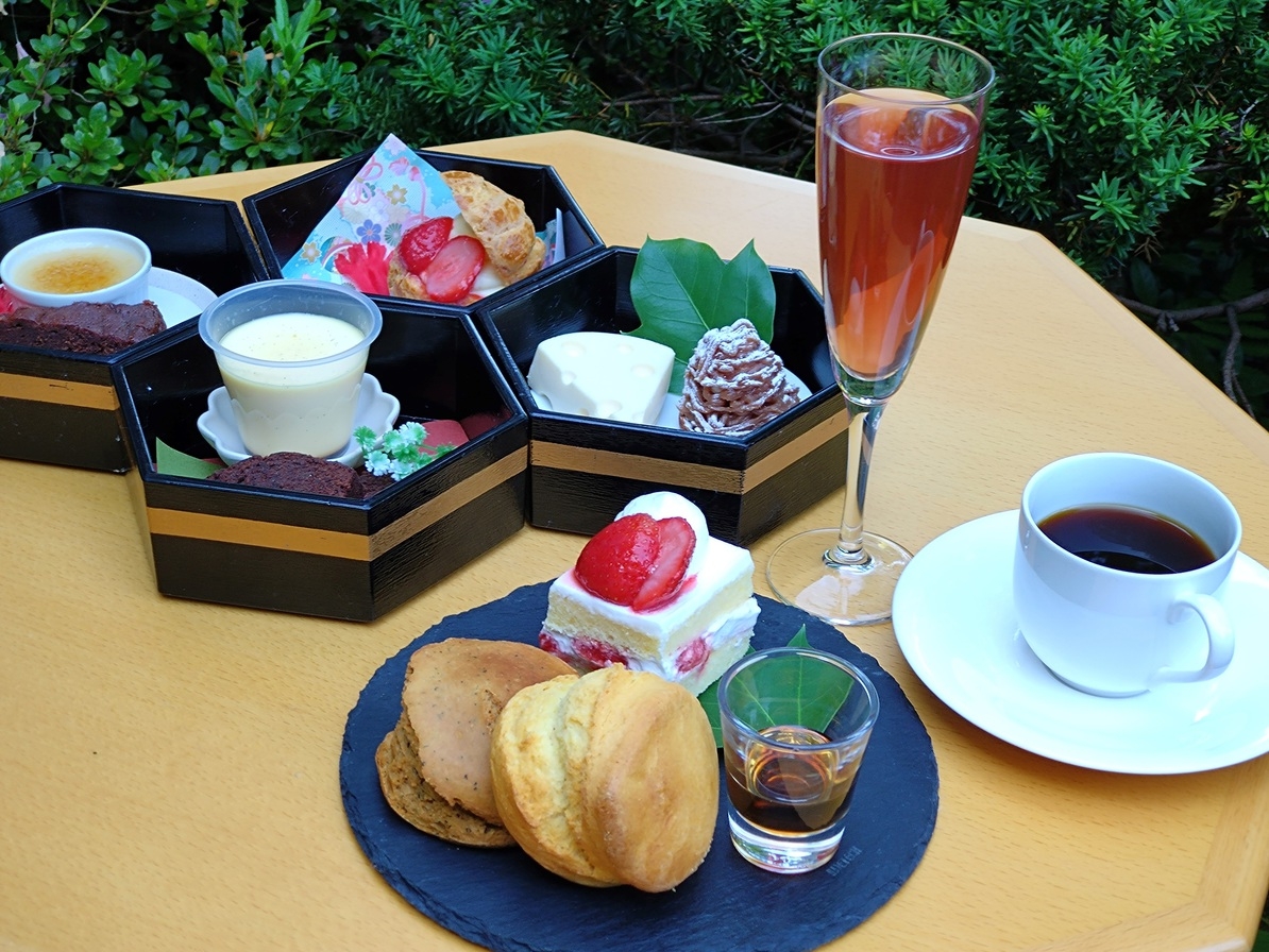 【ヌン活ステイ】チェックイン前はロビーラウンジで優雅にアフタヌーンティ♪ ＜夕朝食付き　四季会席＞