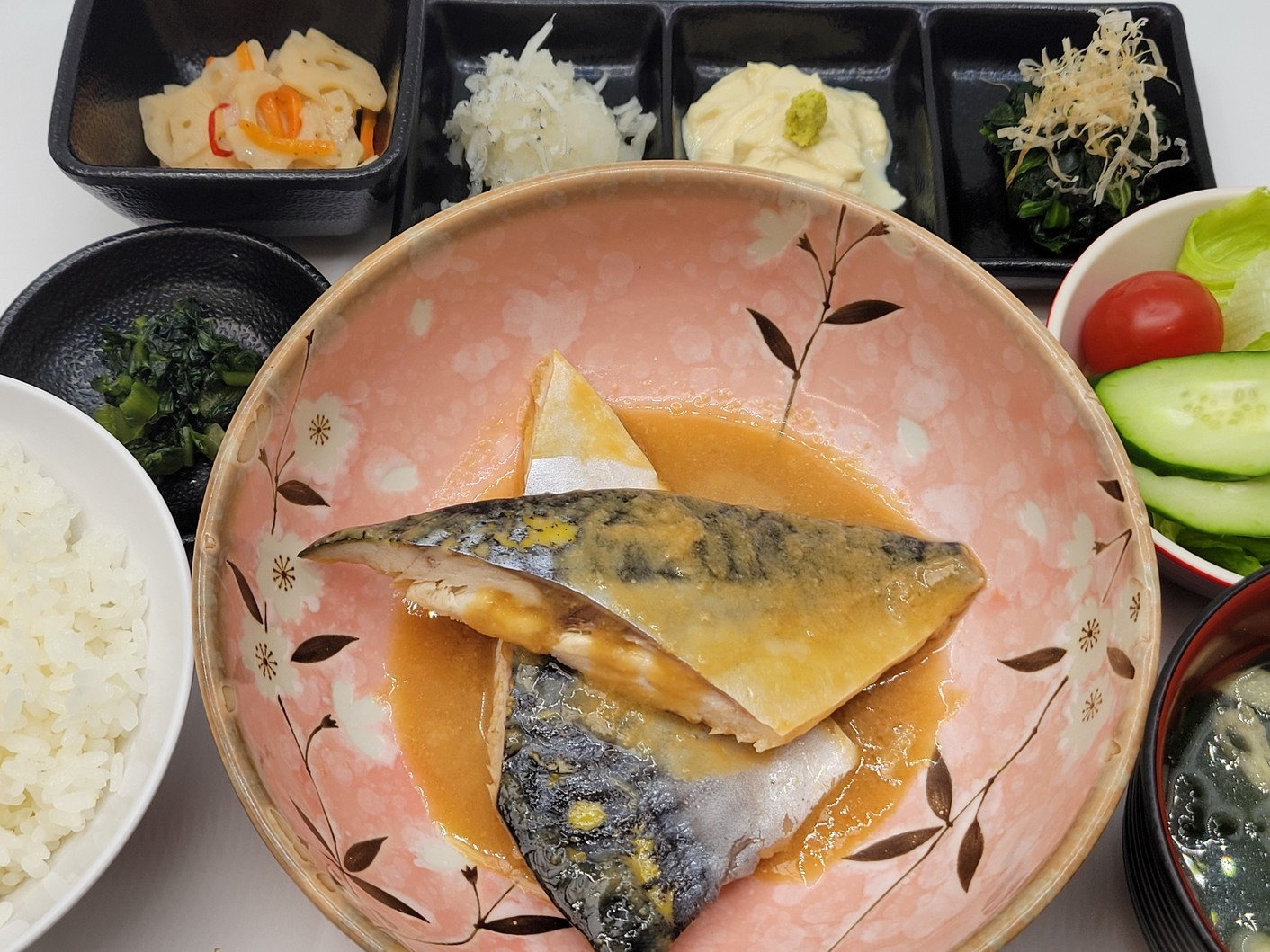 『皆様のおかげです!!楽天アワード受賞記念朝食バイキング＆夕定食付きプラン☆☆☆彡』