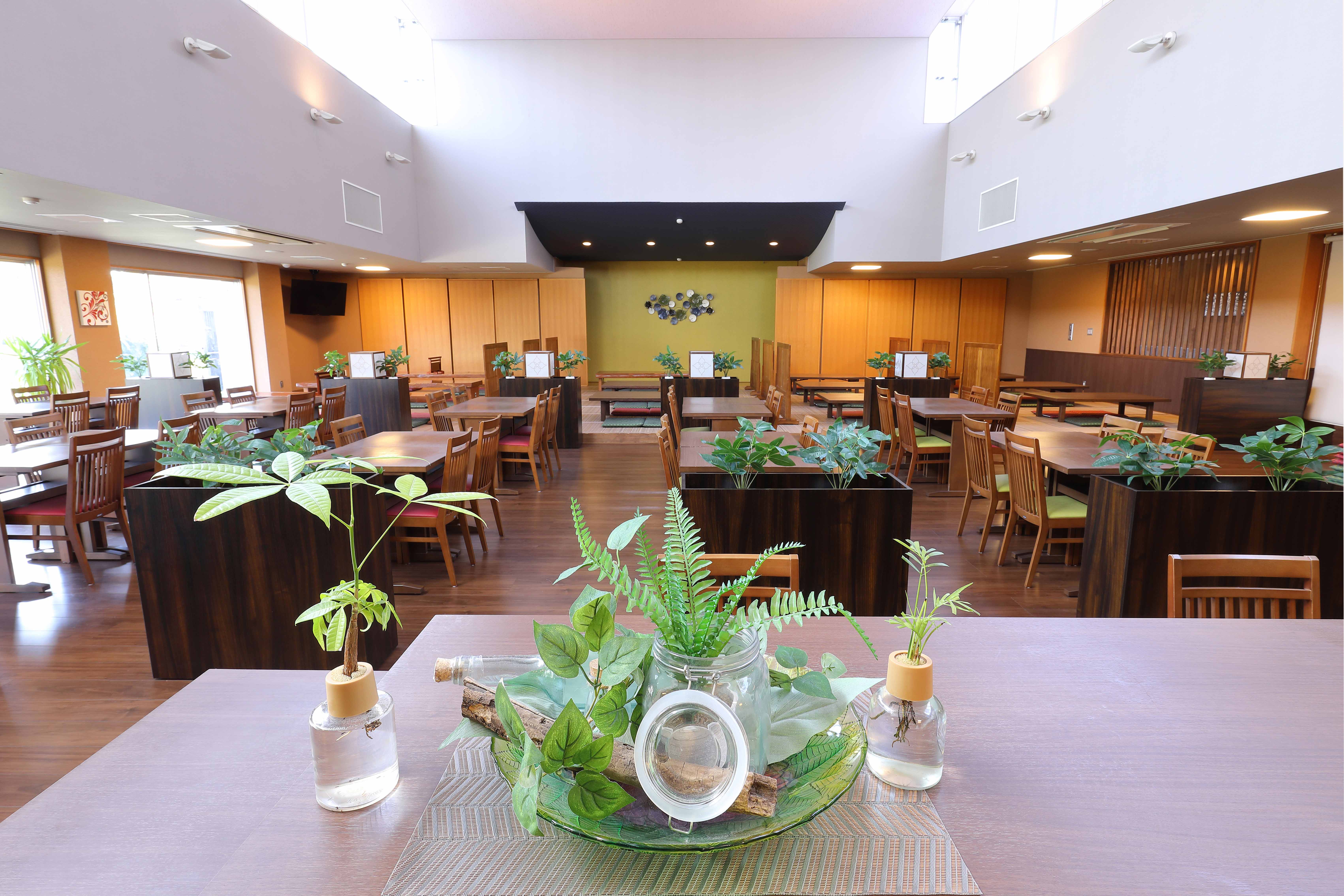 花湯スカイテルメリゾート１階レストラン大広間②