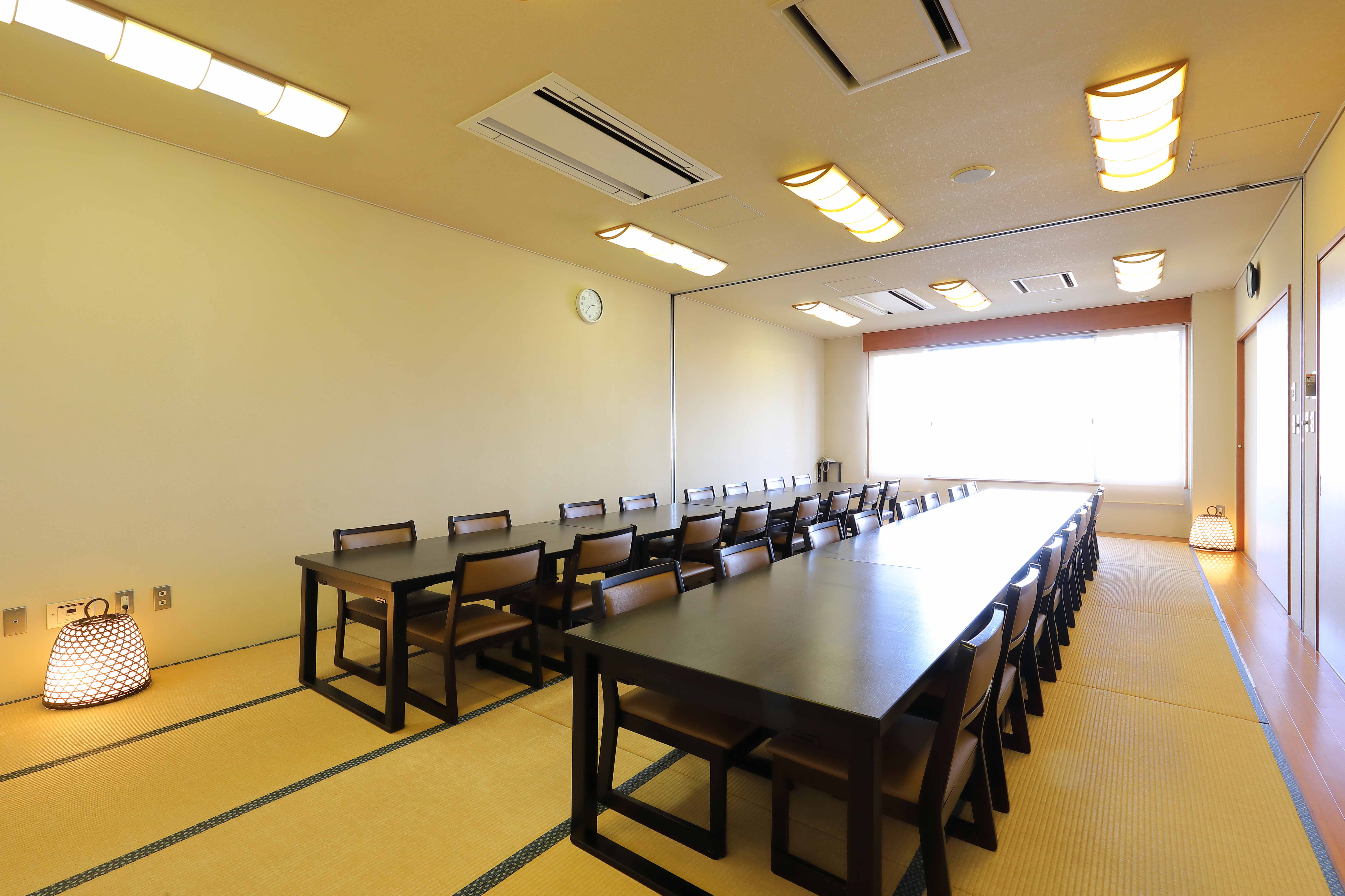 花湯スカイテルメリゾート１階レストラン中全広間