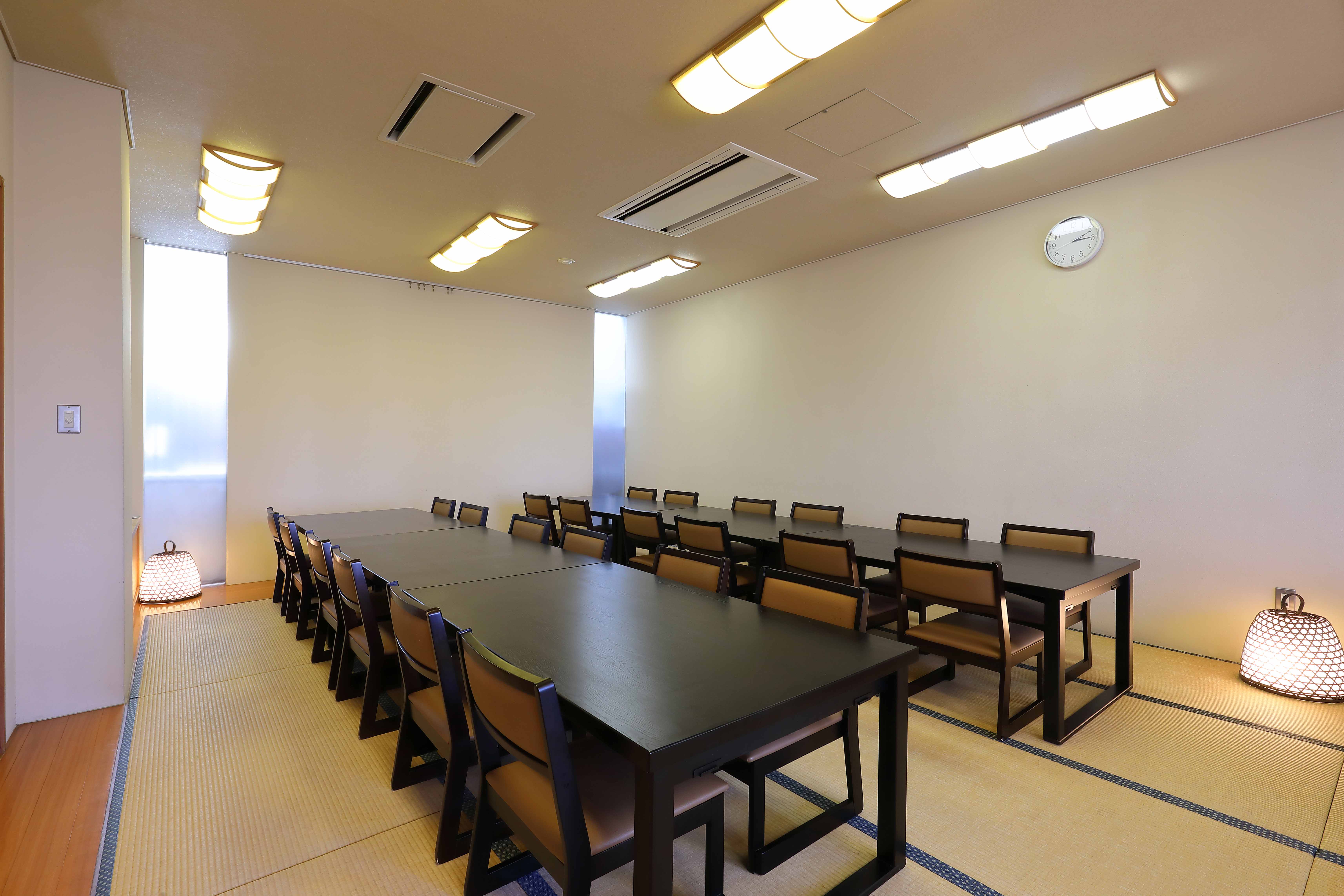 花湯スカイテルメリゾート１階レストラン中２広間