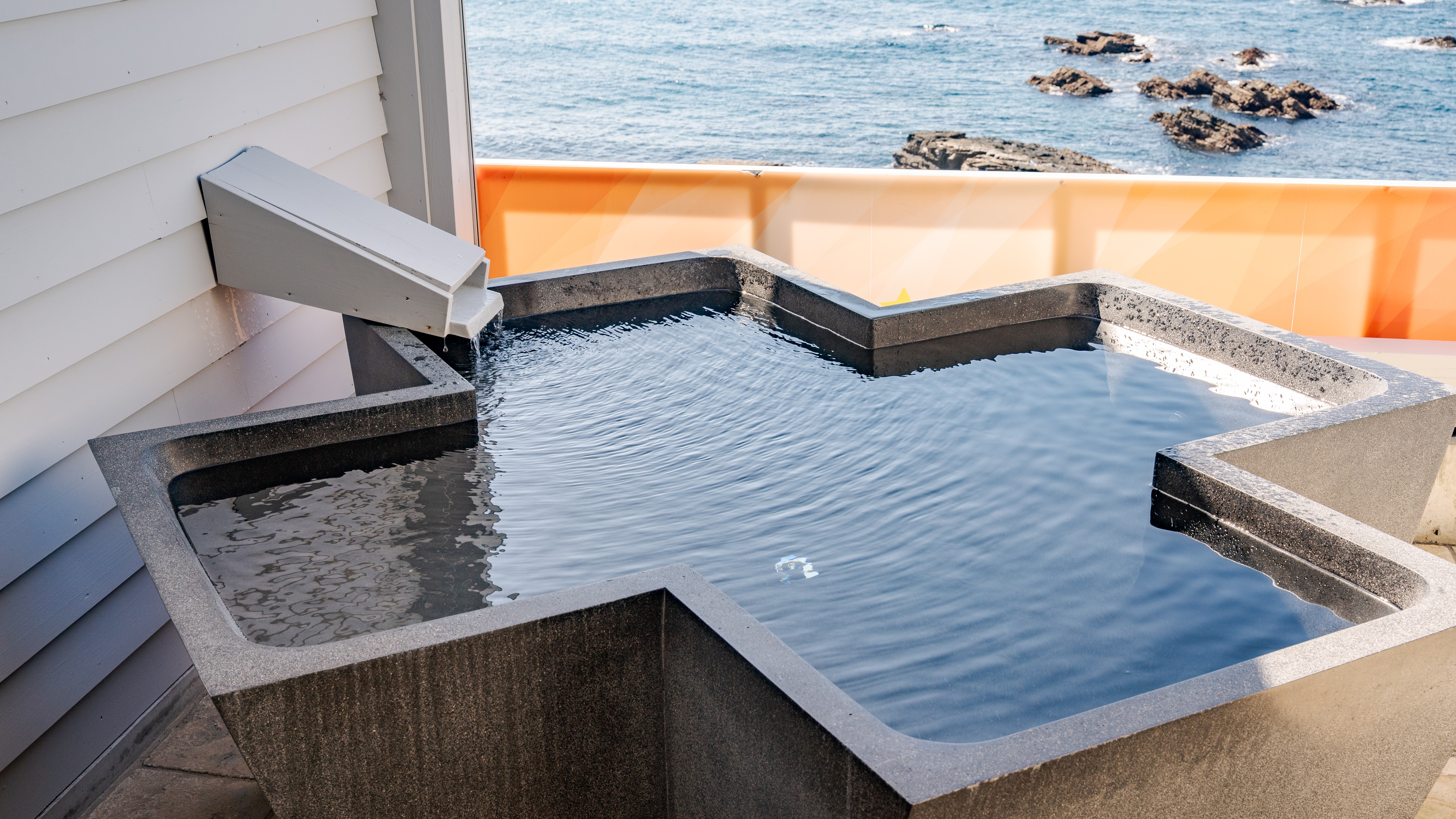 海絶景とギネス認定の宿 全室露天風呂付離れ XYZスペチアーレ 写真