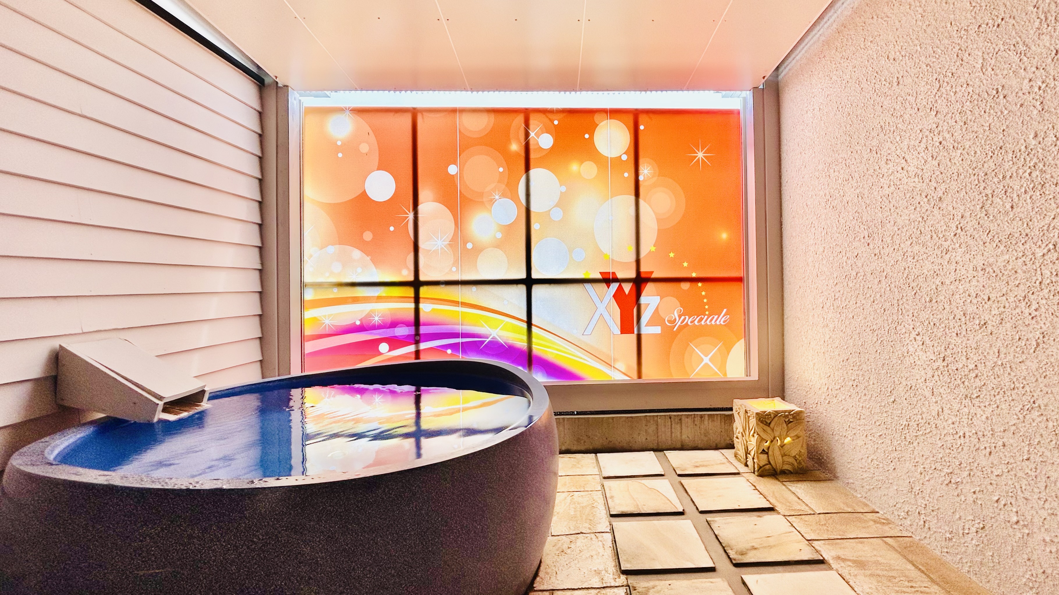 お部屋の露天風呂は電動開閉式、屋根、前方のウォールが電動で開閉できます。