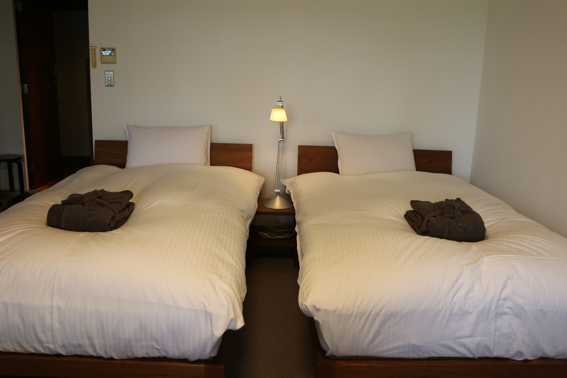 Premium Sleeper Masterwal Room　基本ベッド