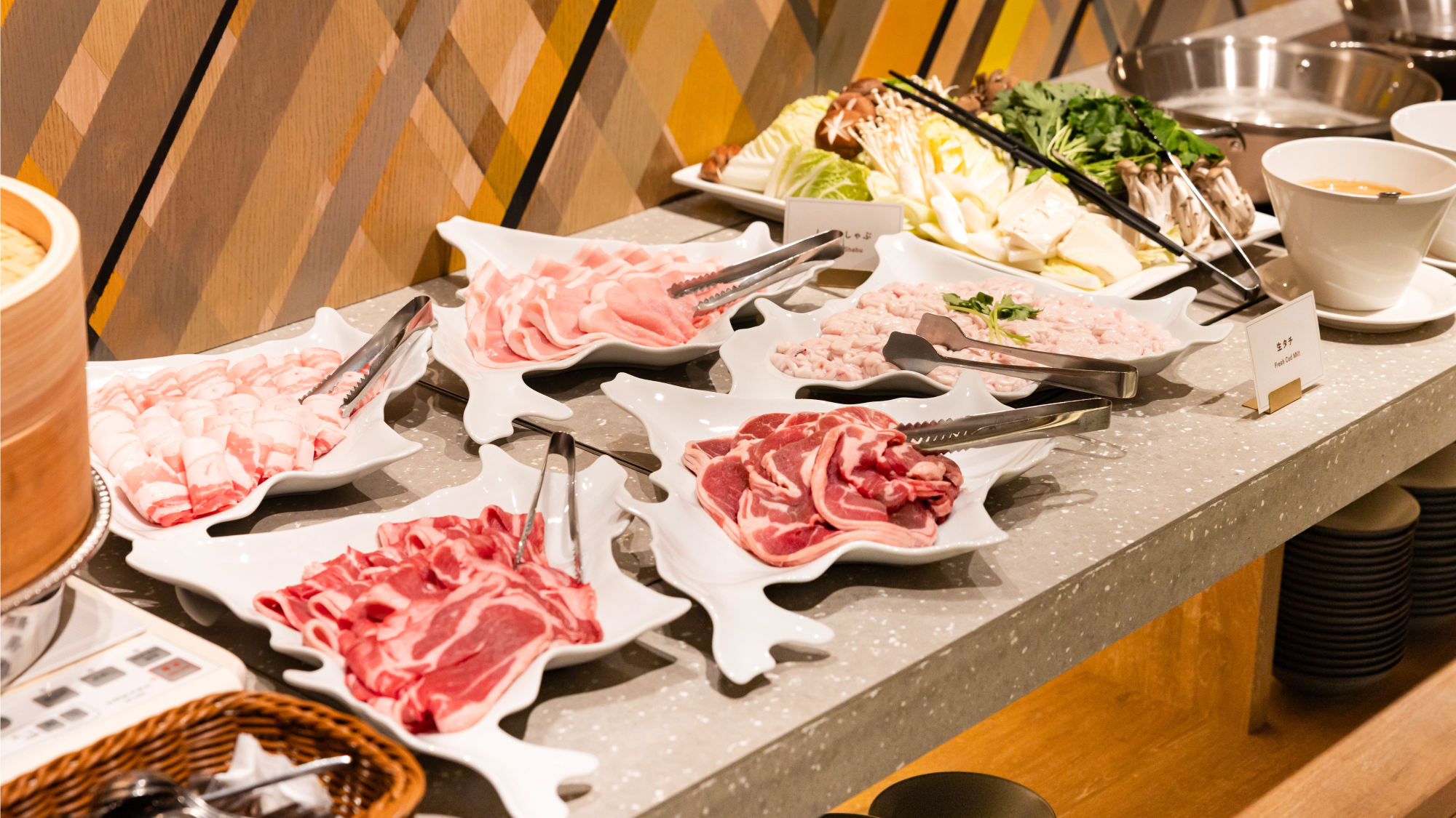 「ザ・ハーバー」ディナービュッフェ：北海道産ブランド豚「ゆめの大地」のしゃぶしゃぶ！