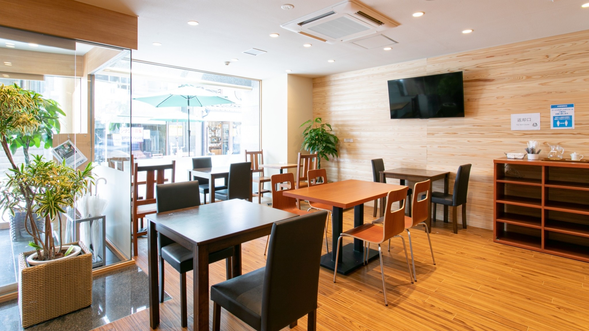 カフェラウンジ(朝)