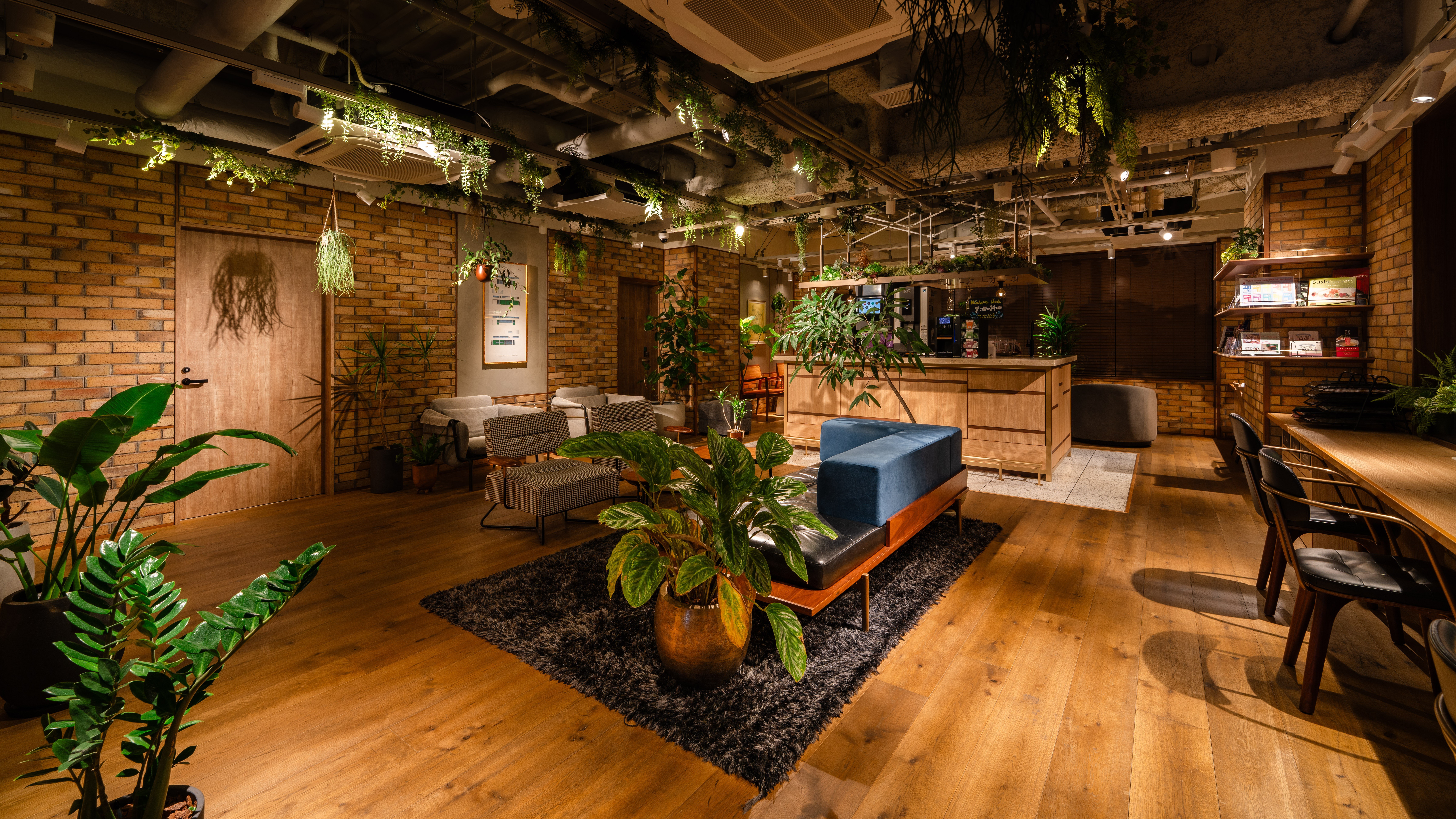 ■リビングロビー■豊富なドリンクとマフィンサービスあり