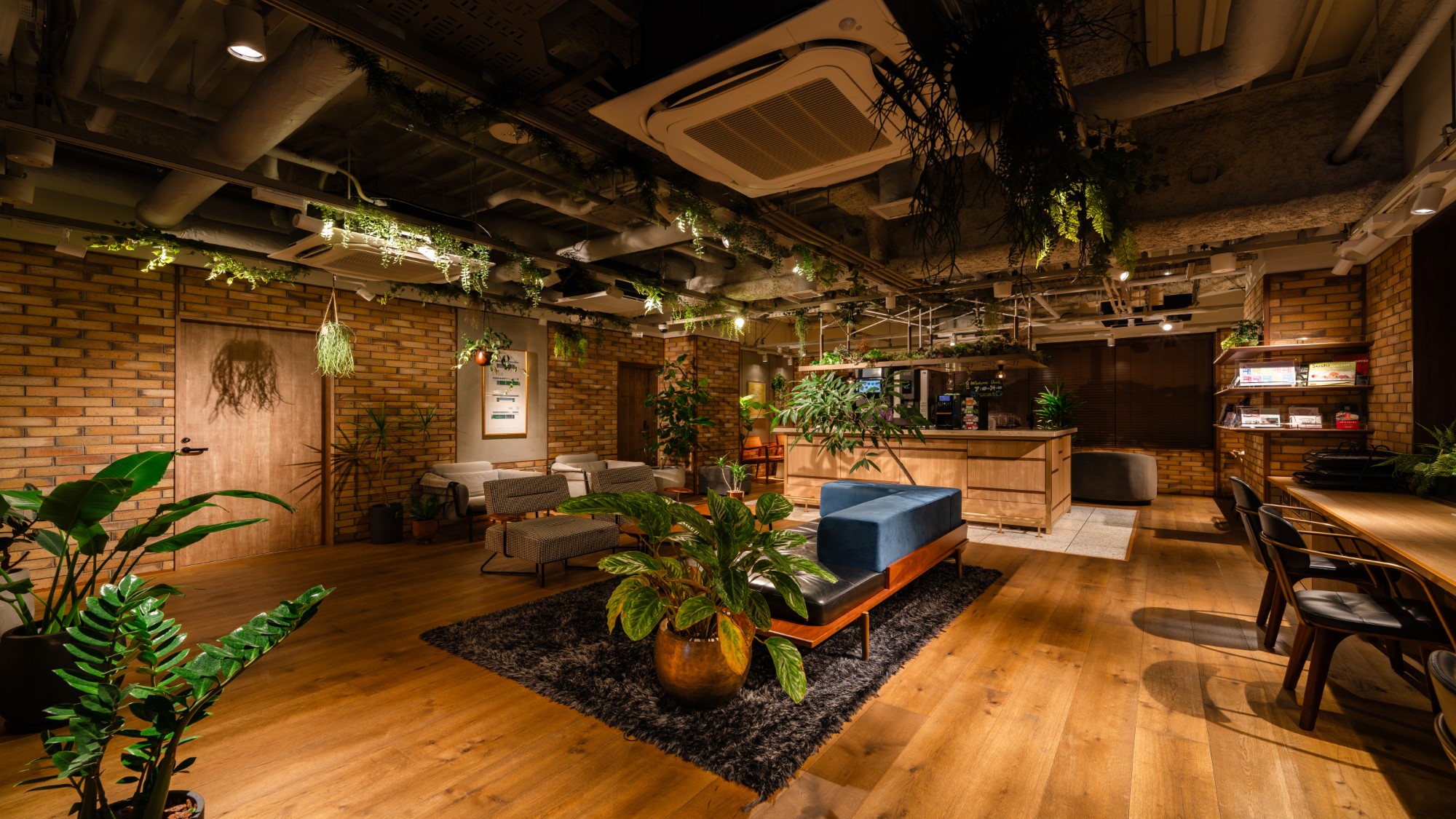 ■リビングロビー■豊富なドリンクとマフィンサービスあり