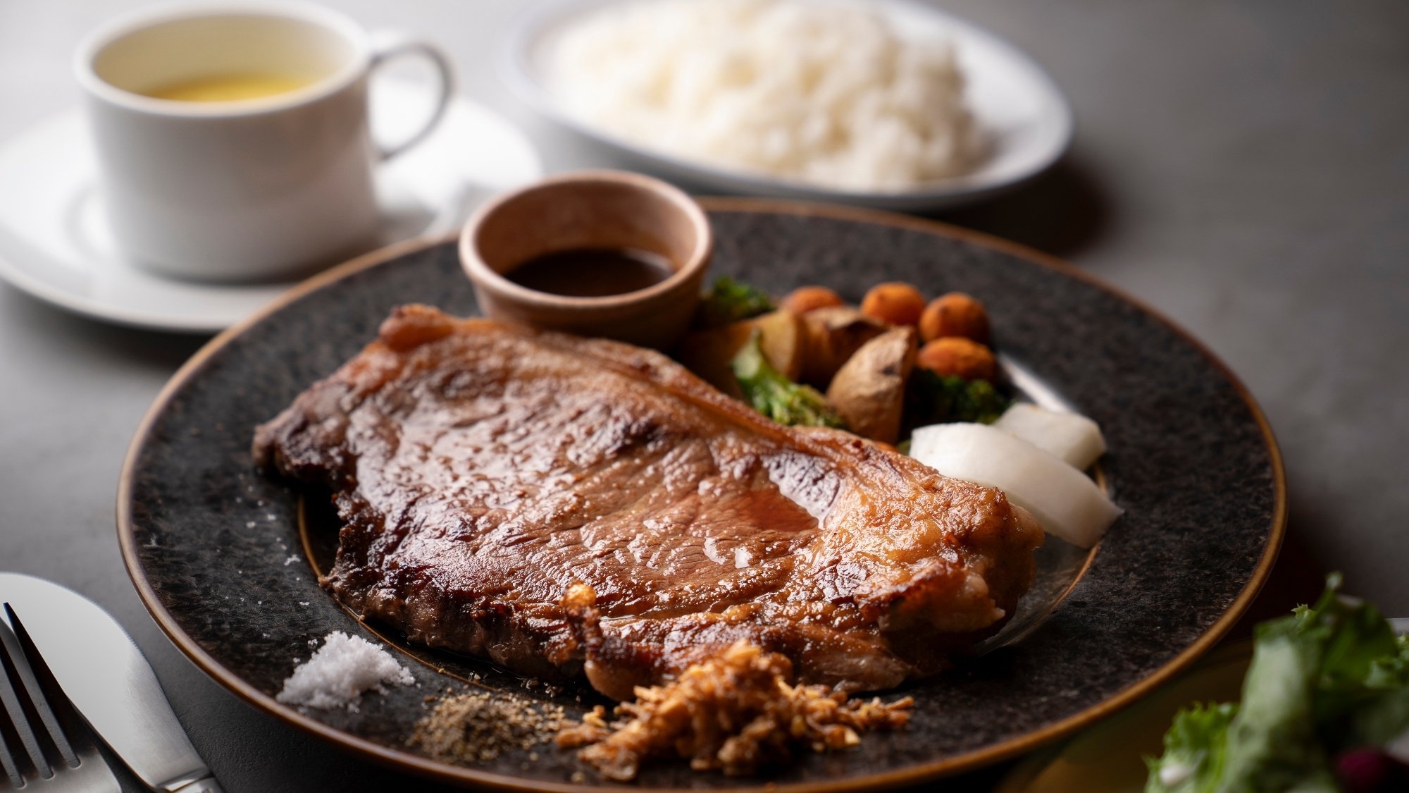 ひとり旅・出張ビジネスプラン☆南国沖縄満喫☆12時レイトアウト無料♪2食付き