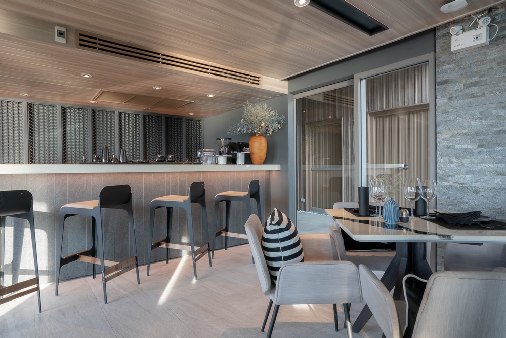 LUNARレストラン