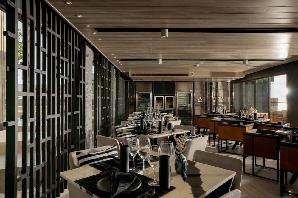 LUNARレストラン