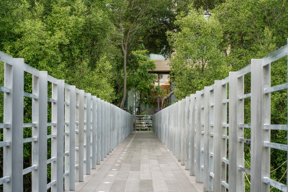 ホテルエルア内の橋