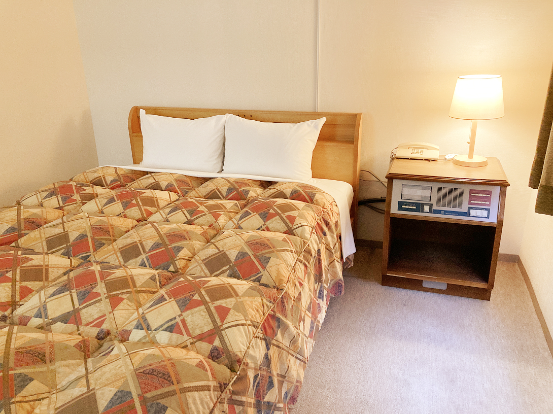 ダブルルーム・・・１台（１４０cm）＊写真と異なる場合がございます。